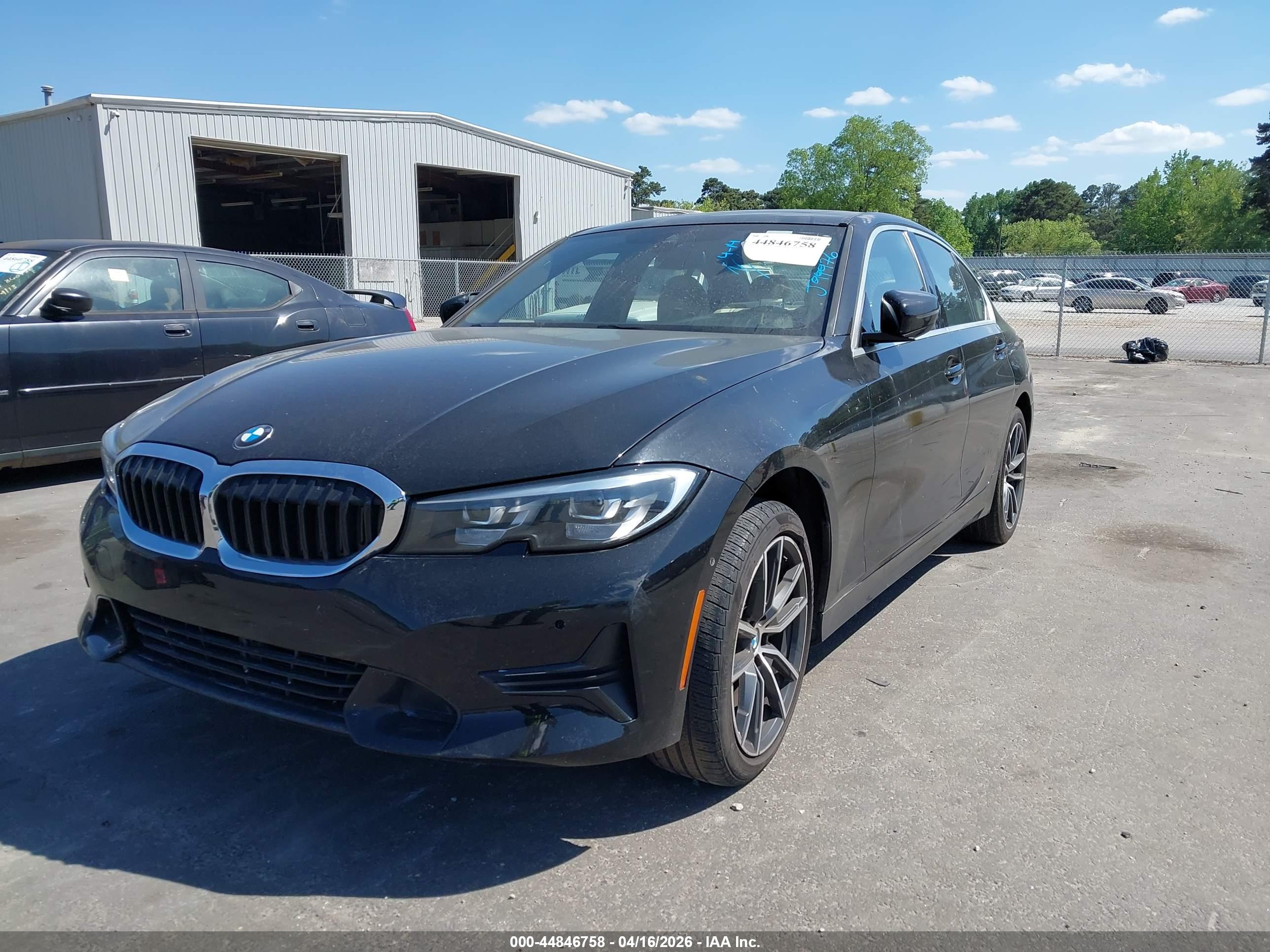 BMW 330I image 2