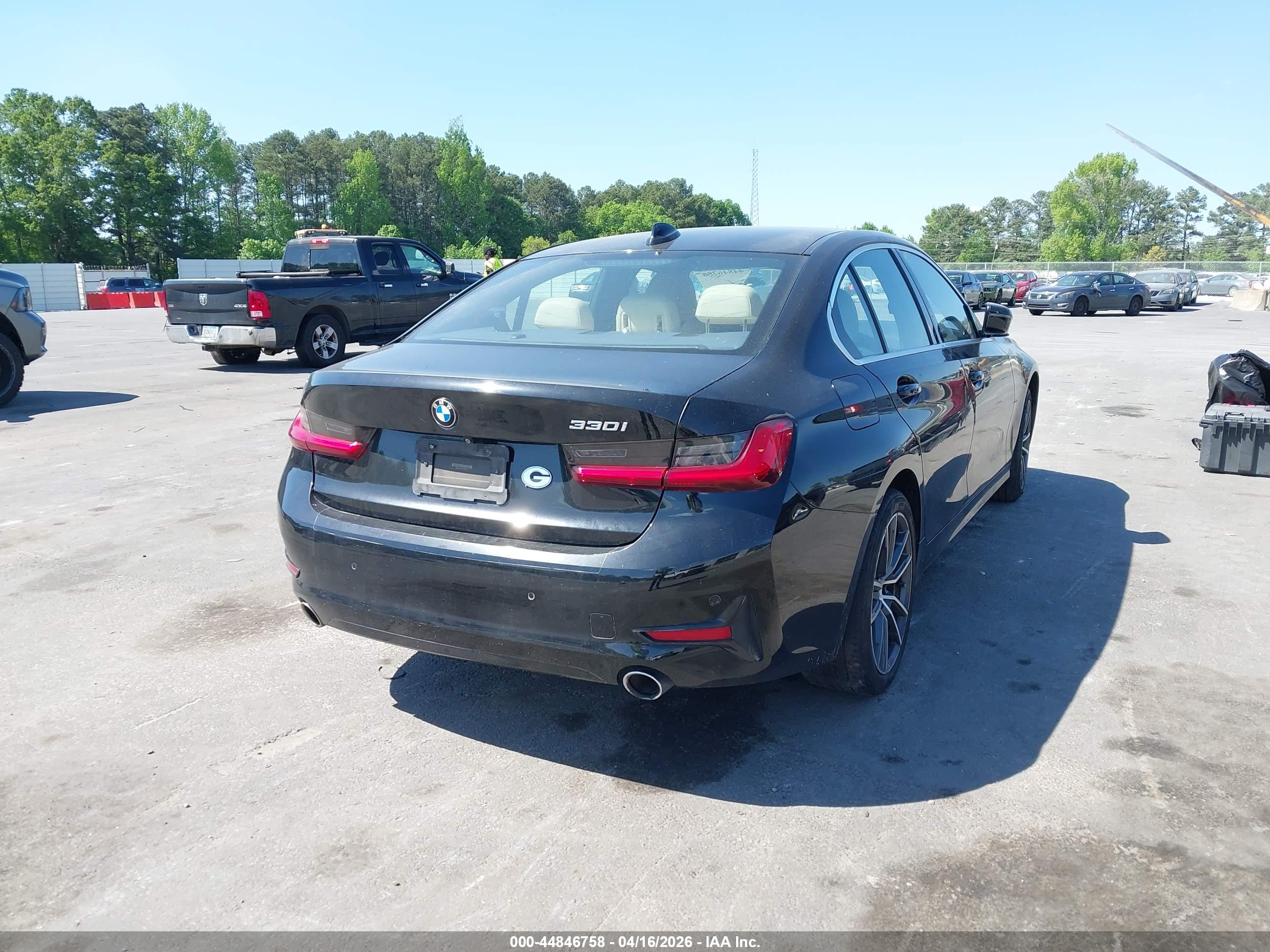 BMW 330I image 4