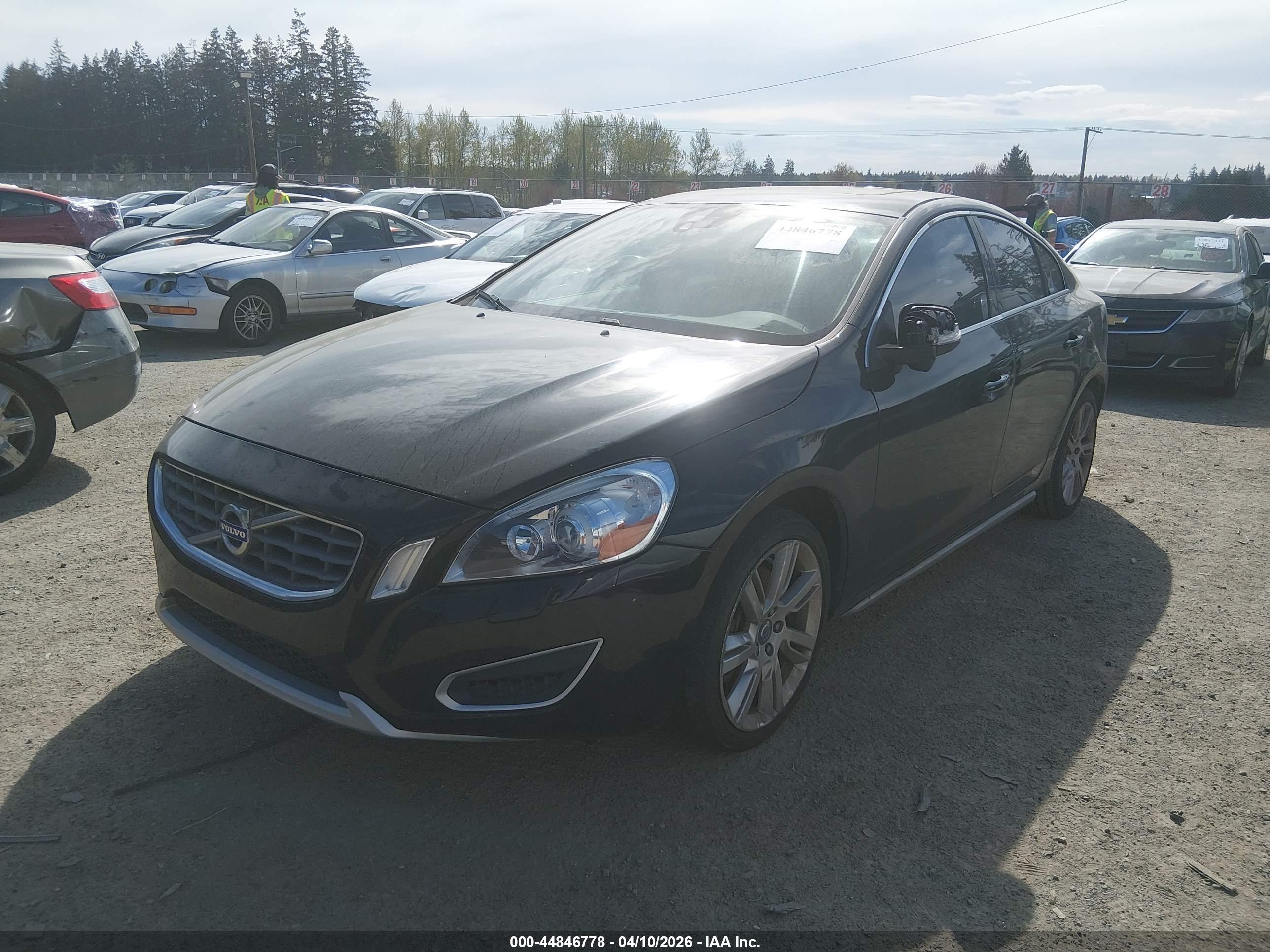 VOLVO S60 image 2