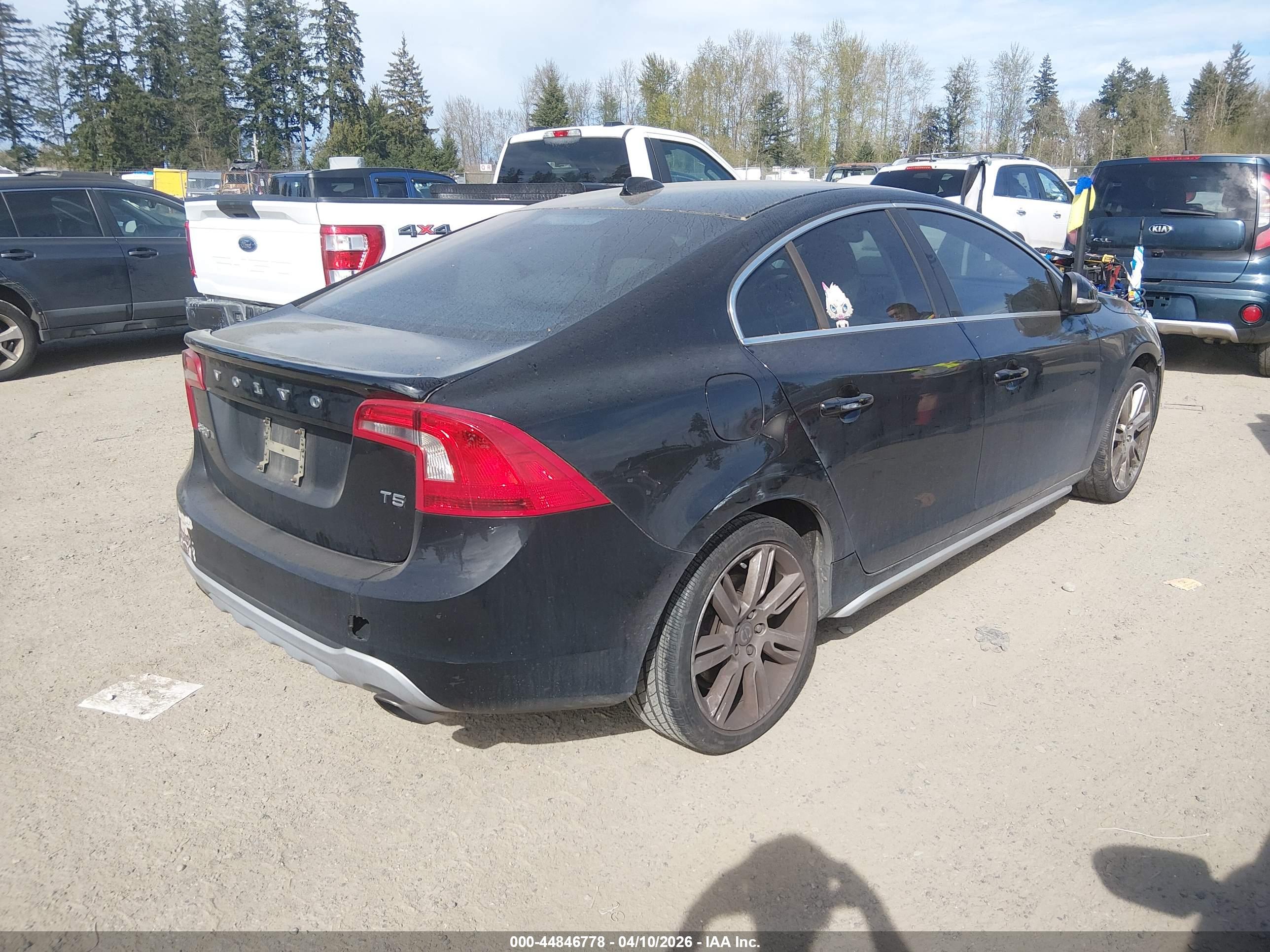 VOLVO S60 image 4