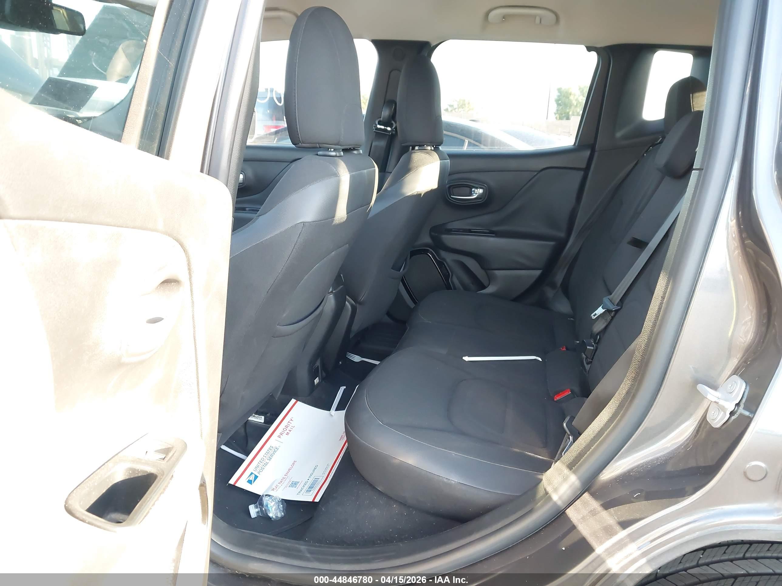 JEEP RENEGADE image 8