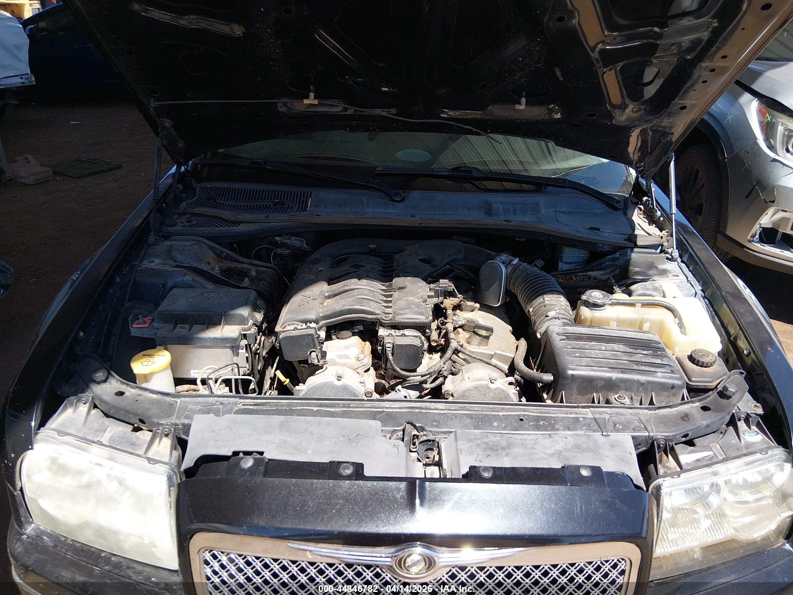 CHRYSLER 300 image 10