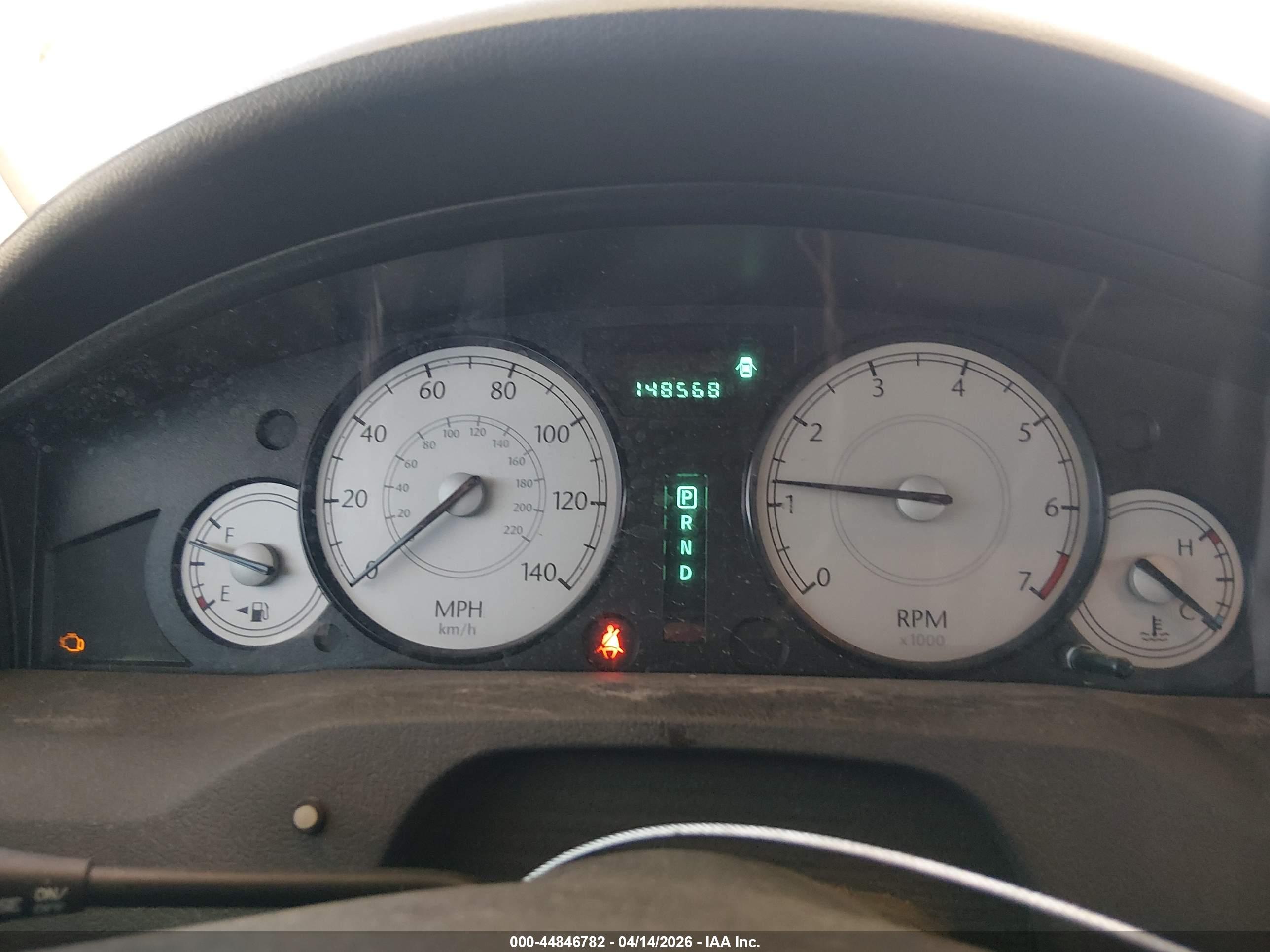 CHRYSLER 300 image 7
