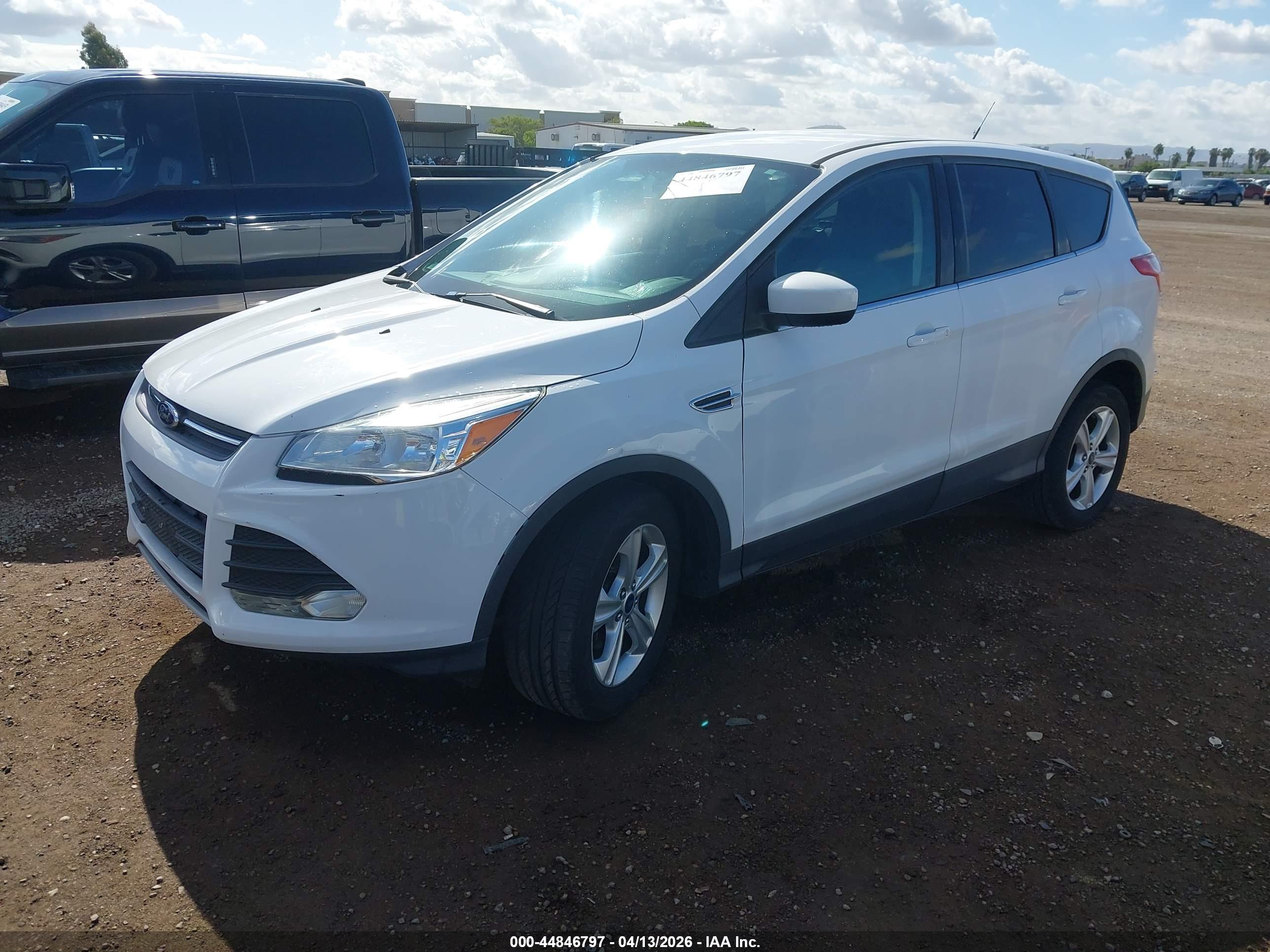 FORD ESCAPE image 2
