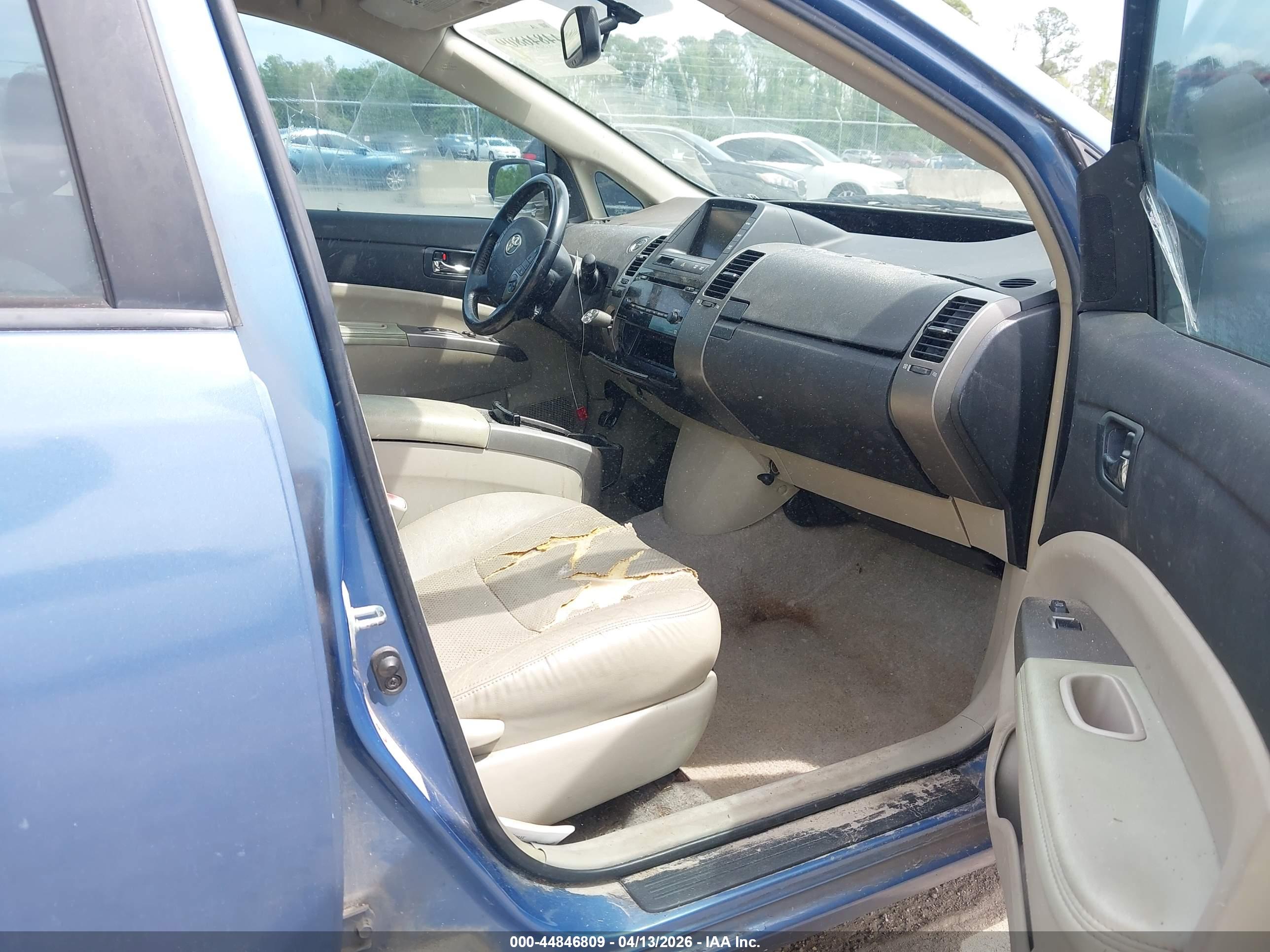 TOYOTA PRIUS image 5