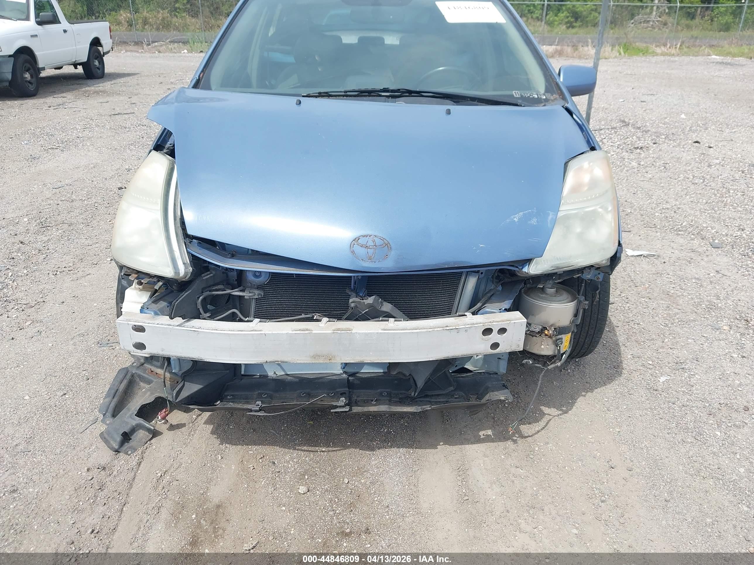 TOYOTA PRIUS image 6