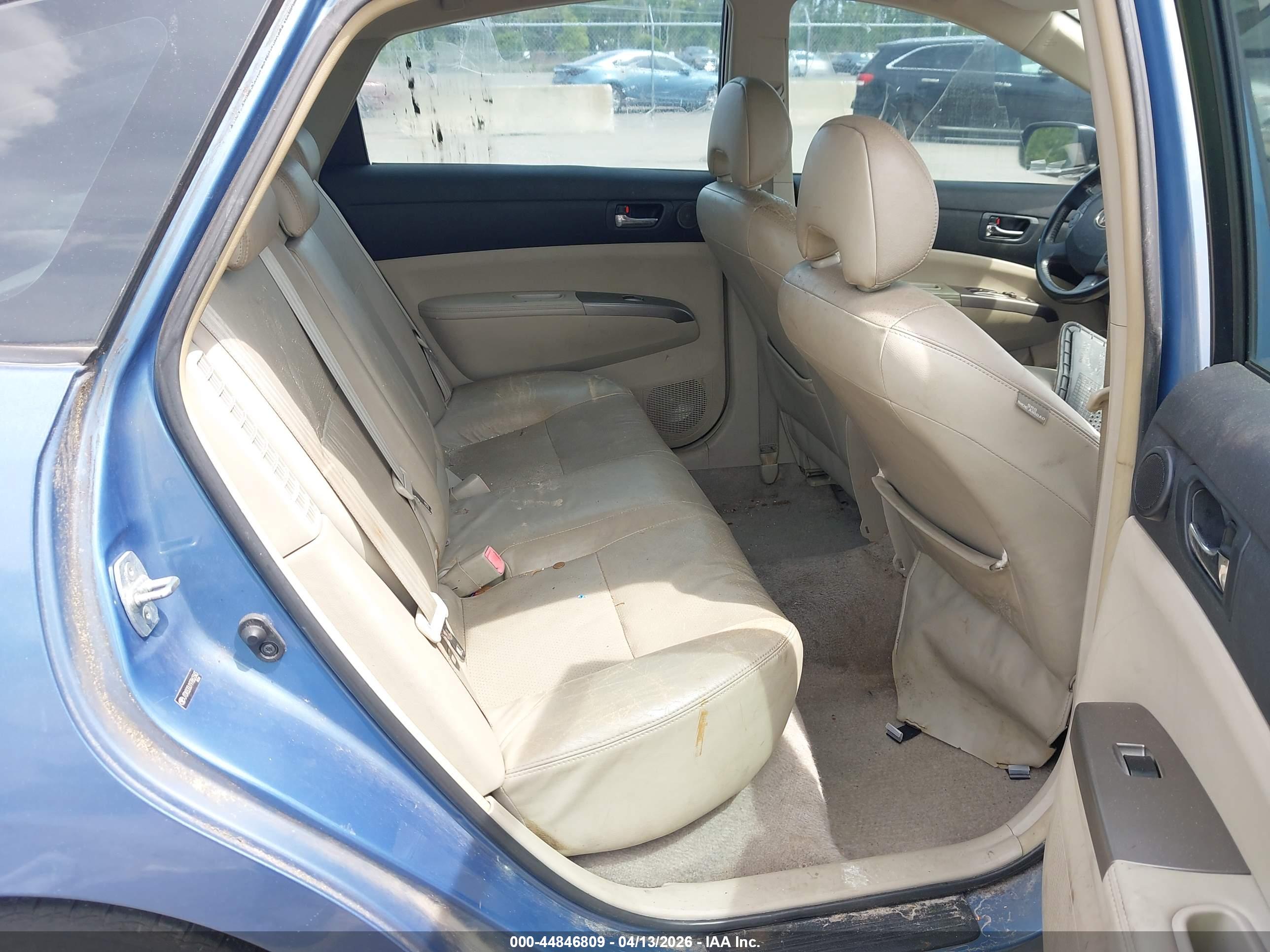 TOYOTA PRIUS image 8