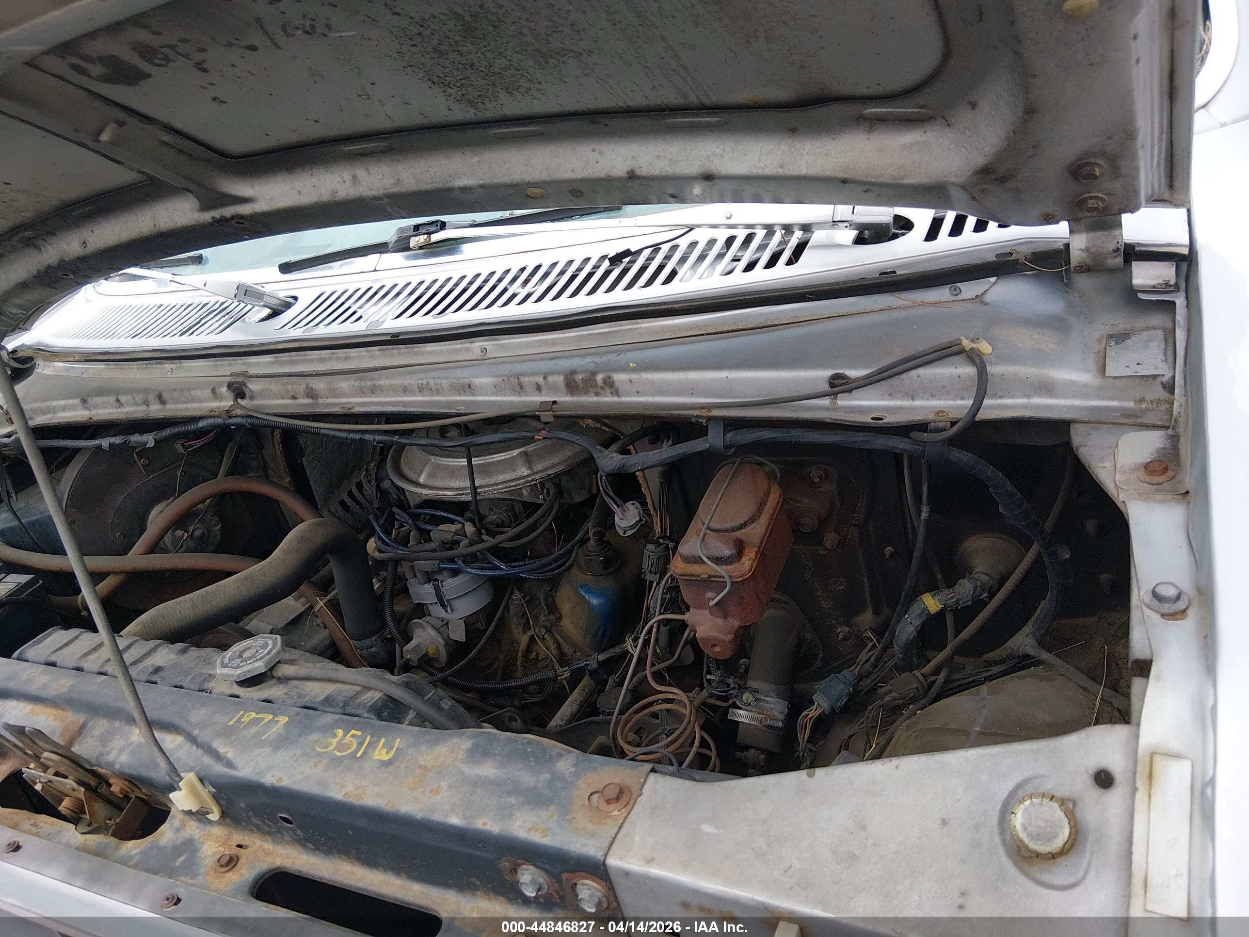 FORD E100 image 10