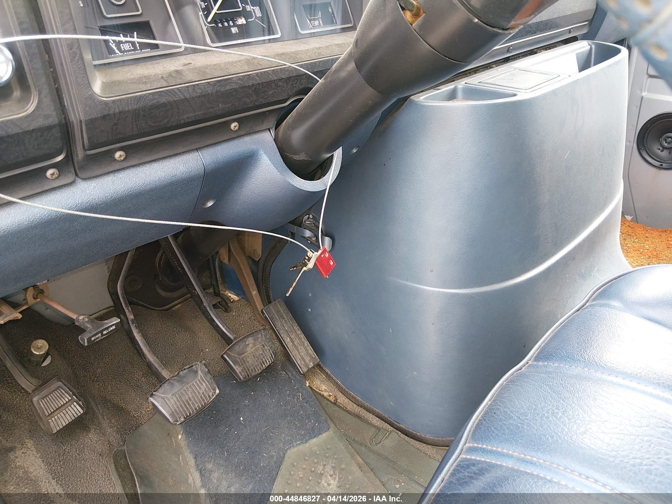 FORD E100 image 11