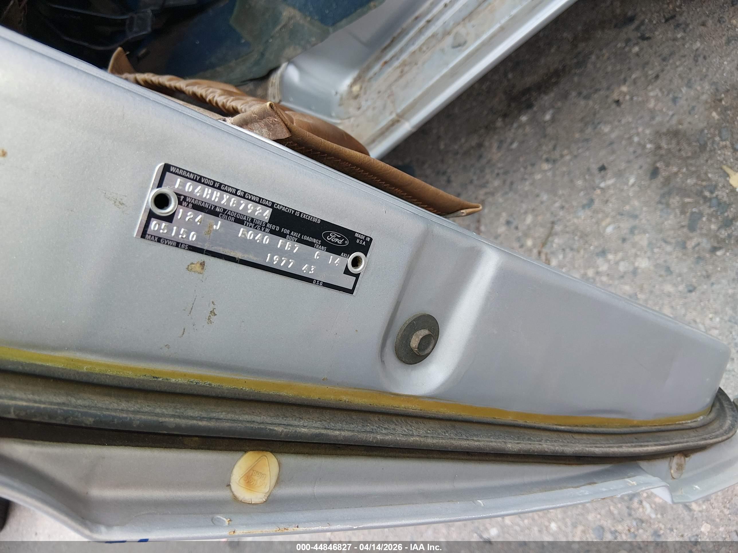 FORD E100 image 9