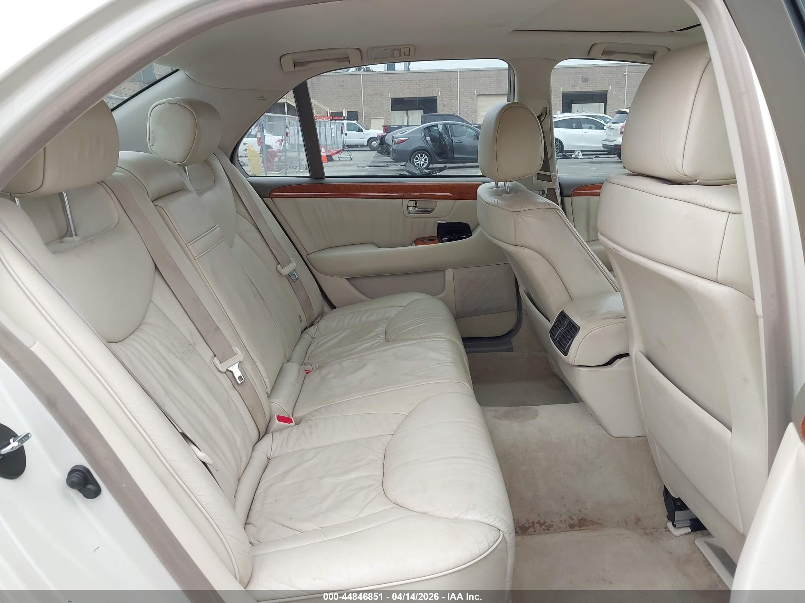 LEXUS LS image 8