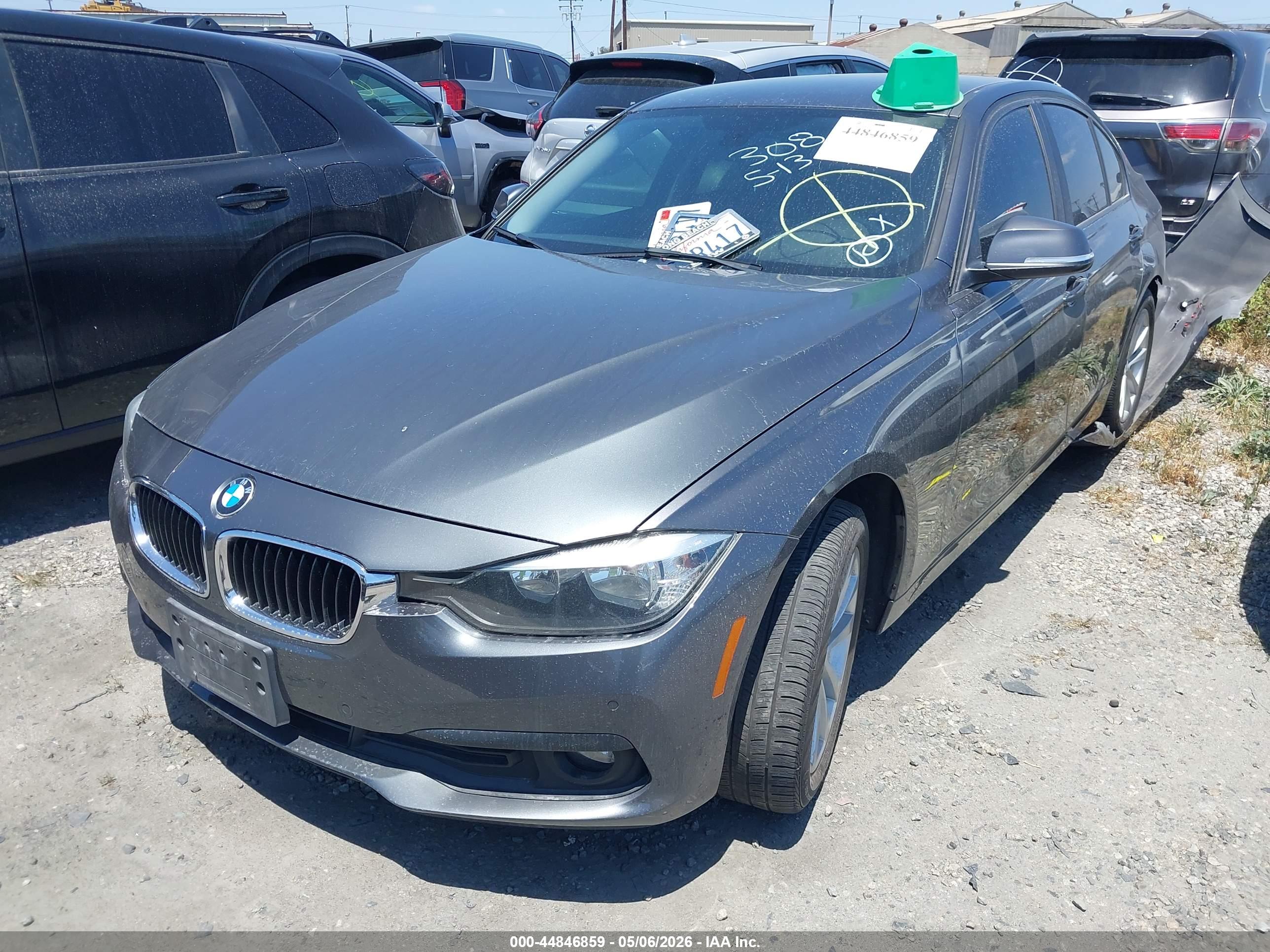 BMW 320I image 2