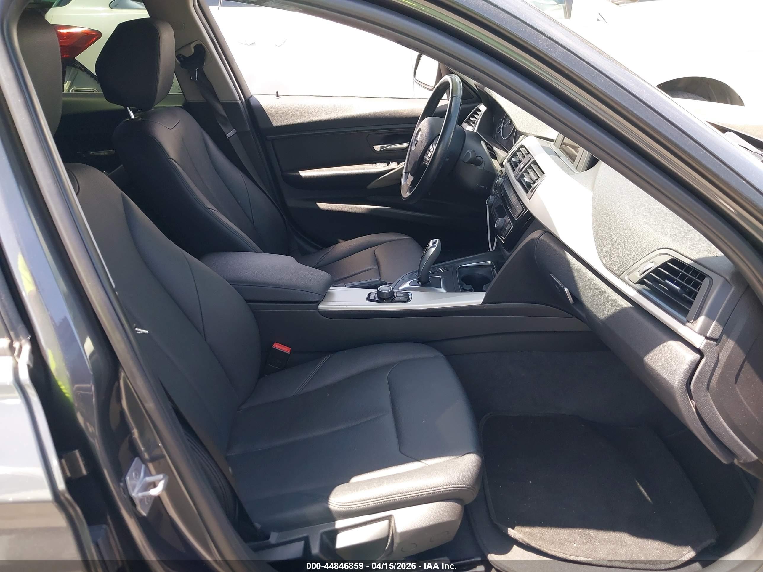 BMW 320I image 5