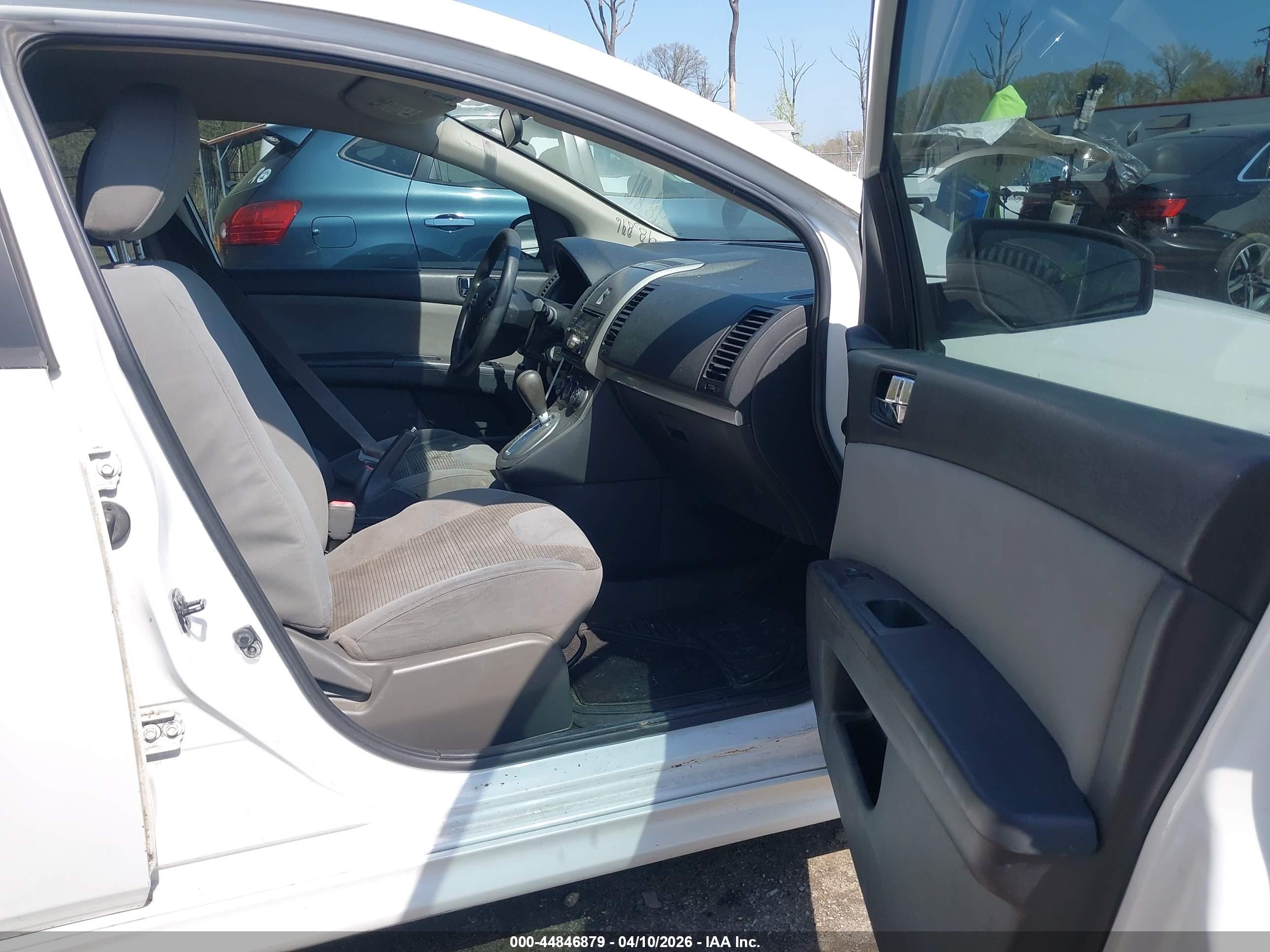 NISSAN SENTRA image 5