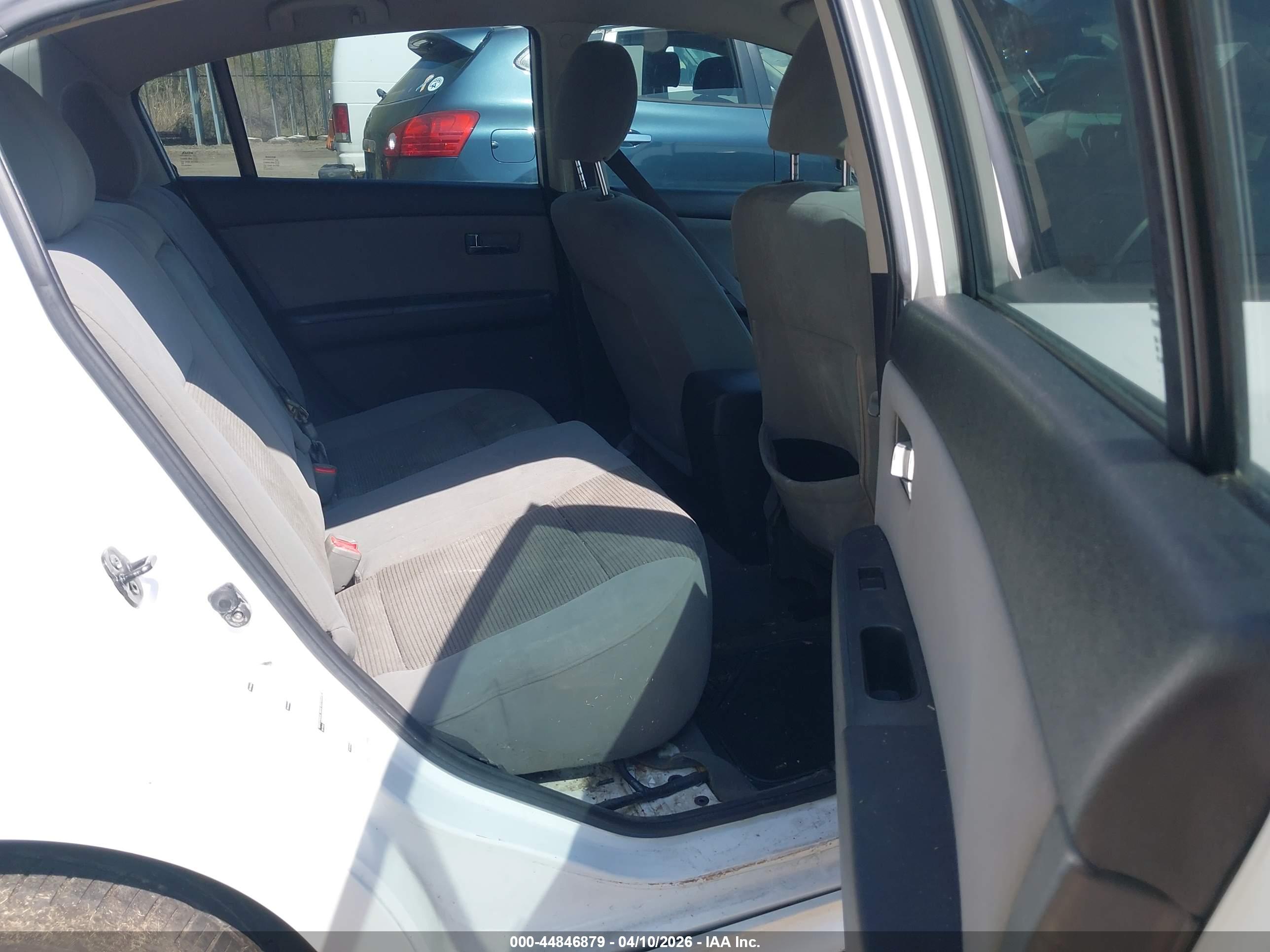 NISSAN SENTRA image 8