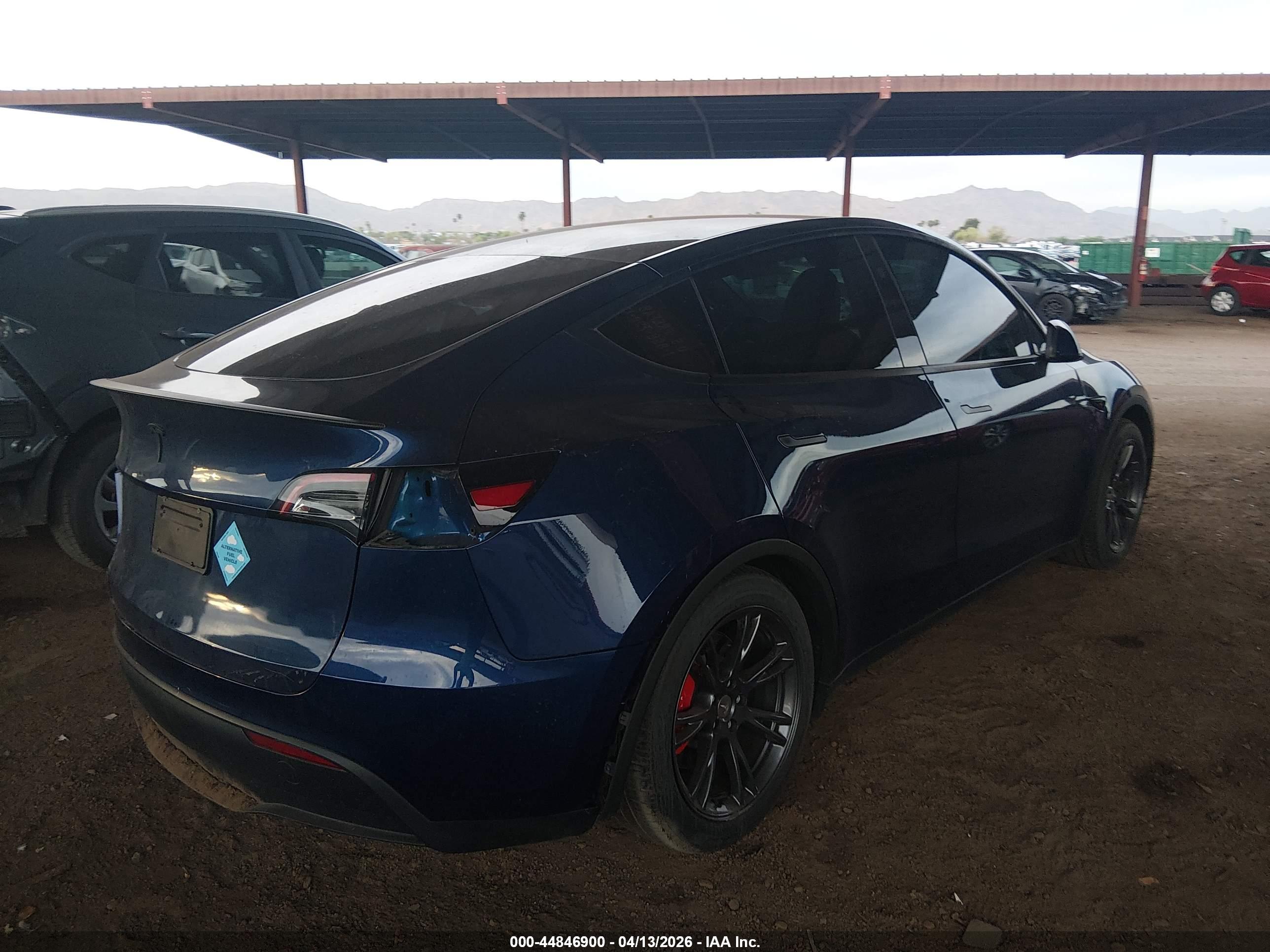 TESLA MODEL image 4