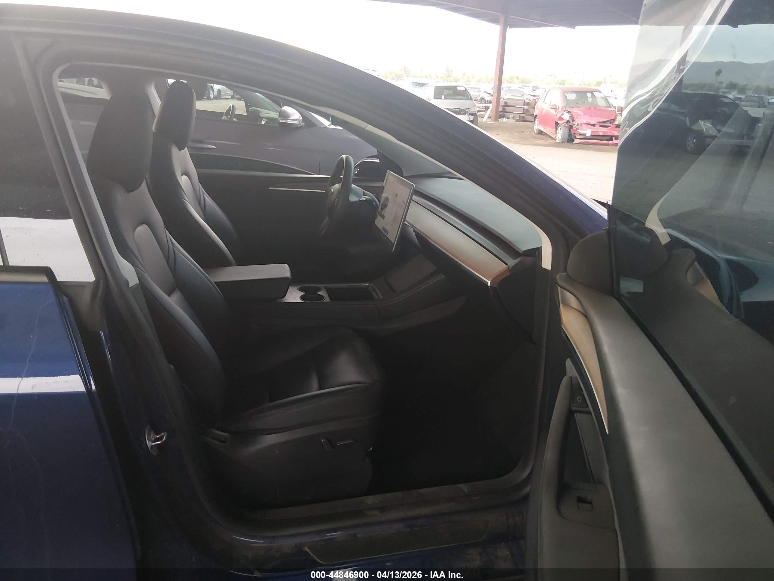 TESLA MODEL image 5