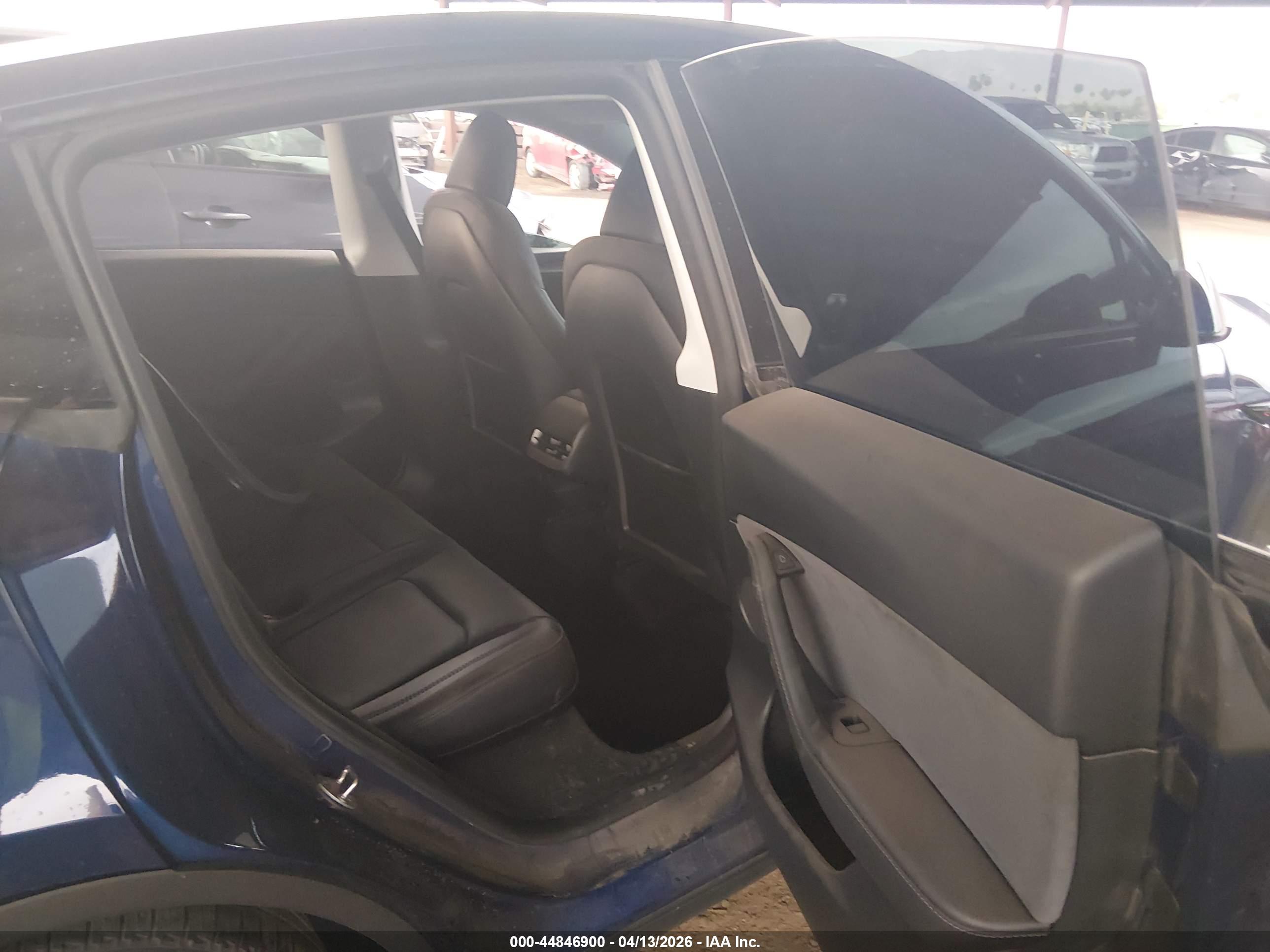 TESLA MODEL image 8