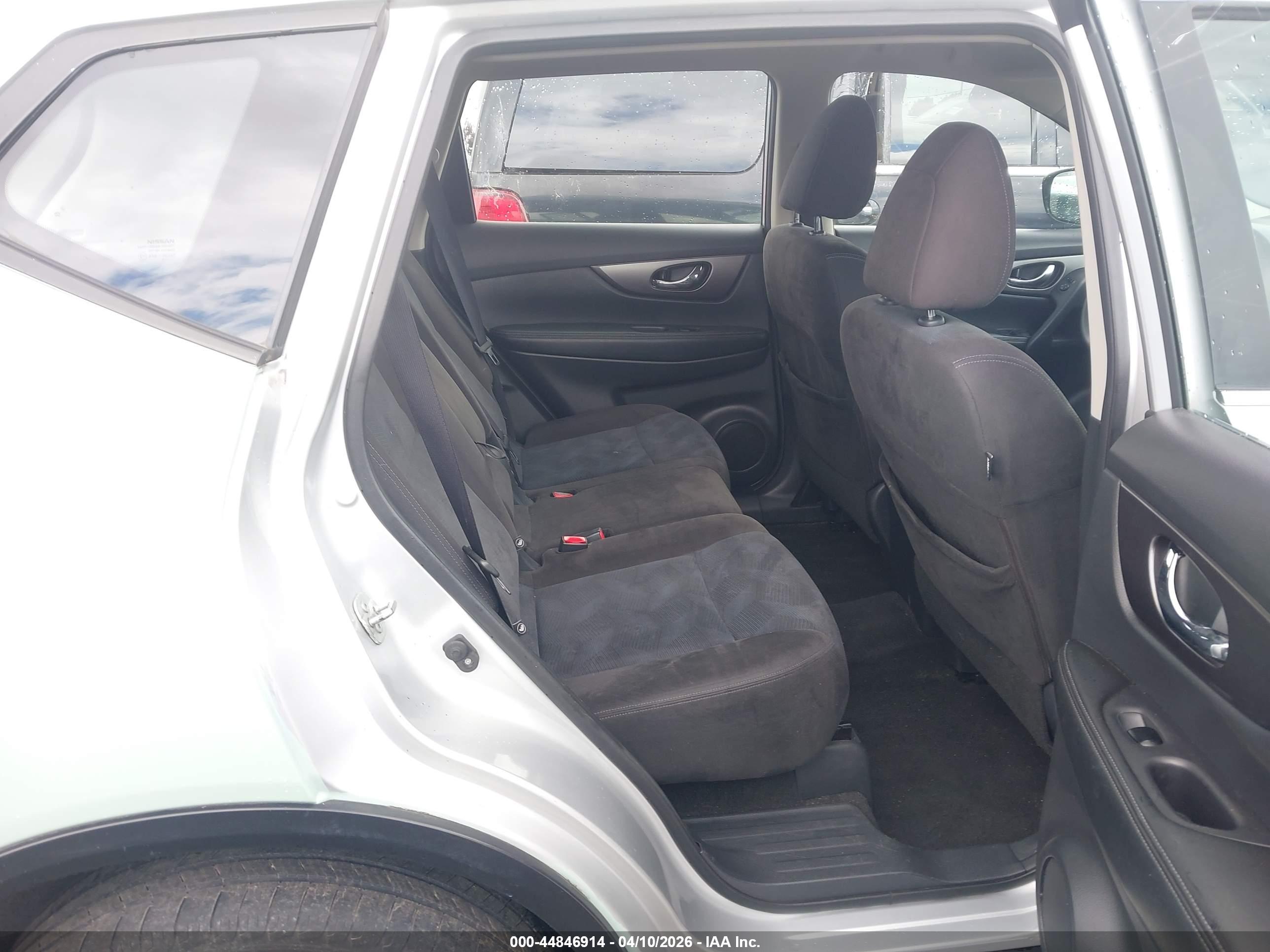 NISSAN ROGUE image 8