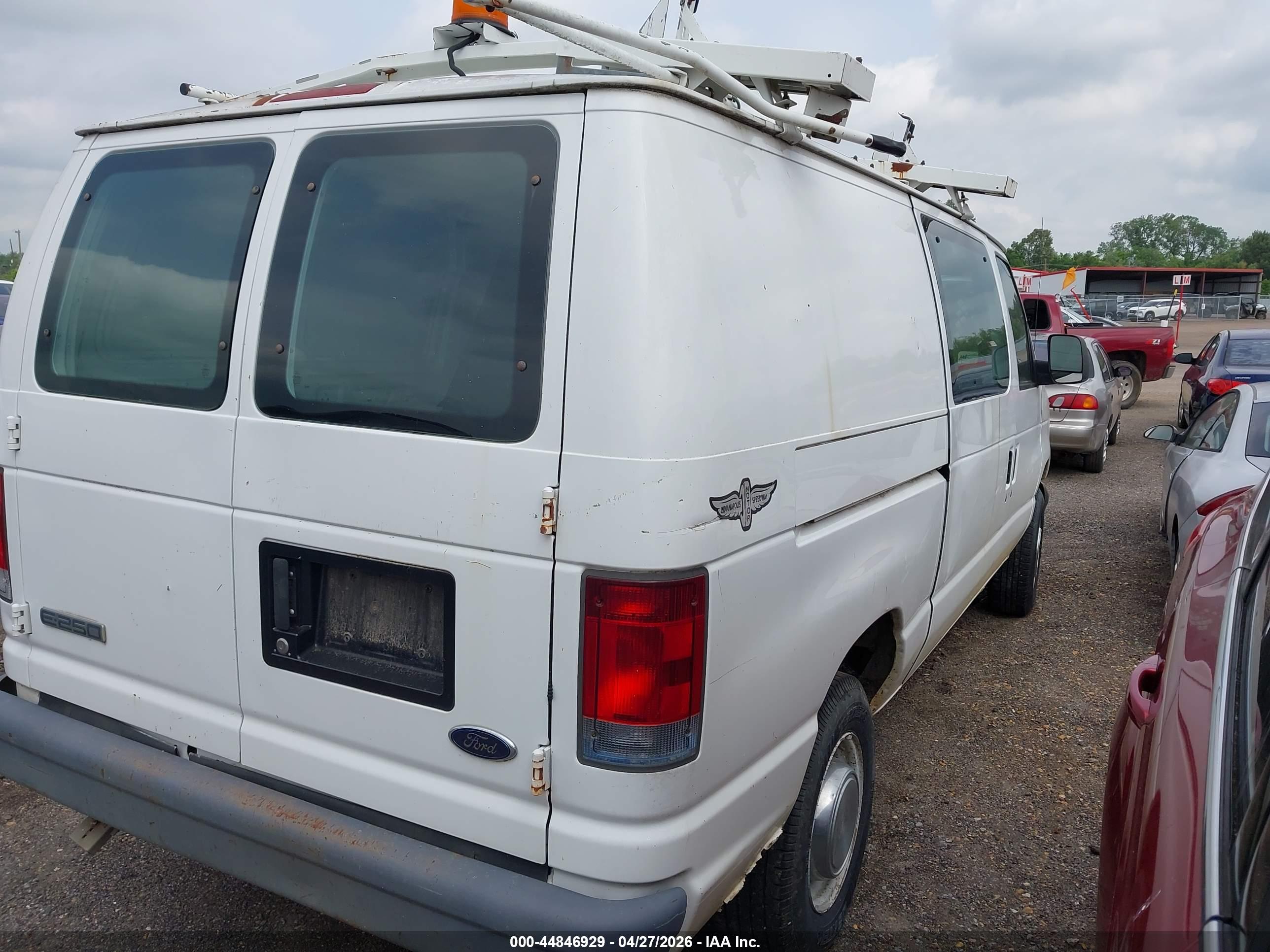 FORD E-250 image 4