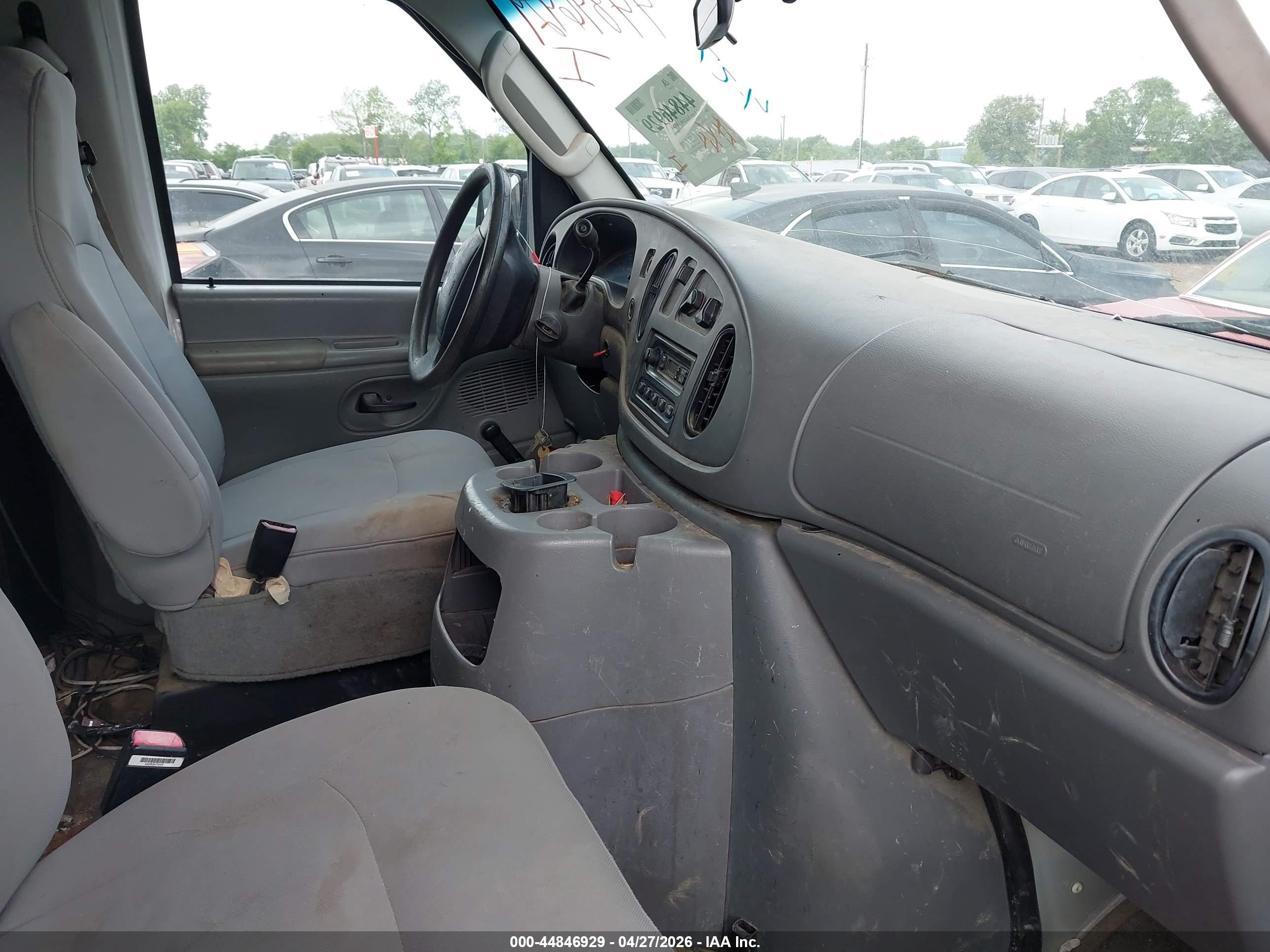 FORD E-250 image 5