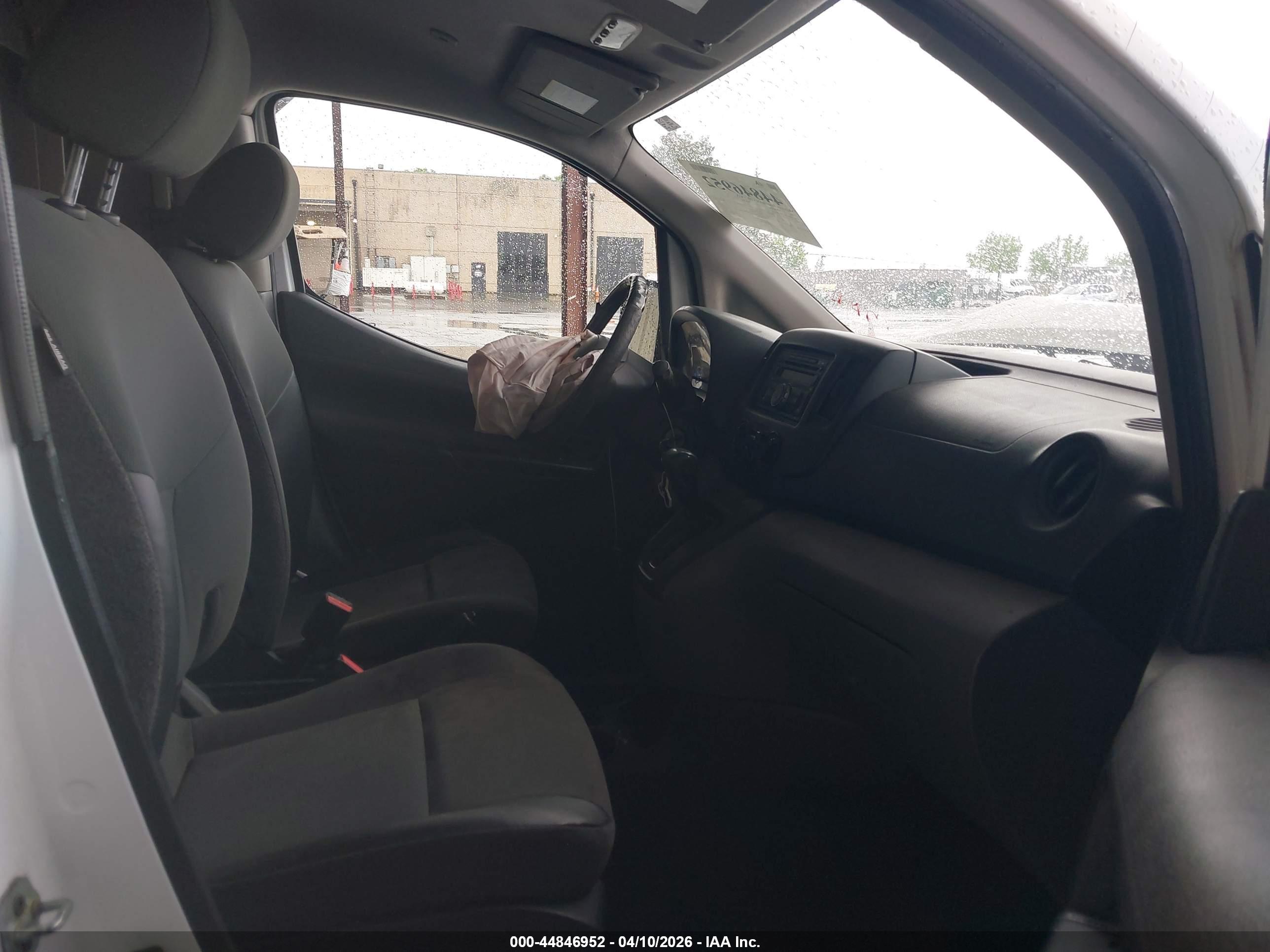 NISSAN NV200 image 5