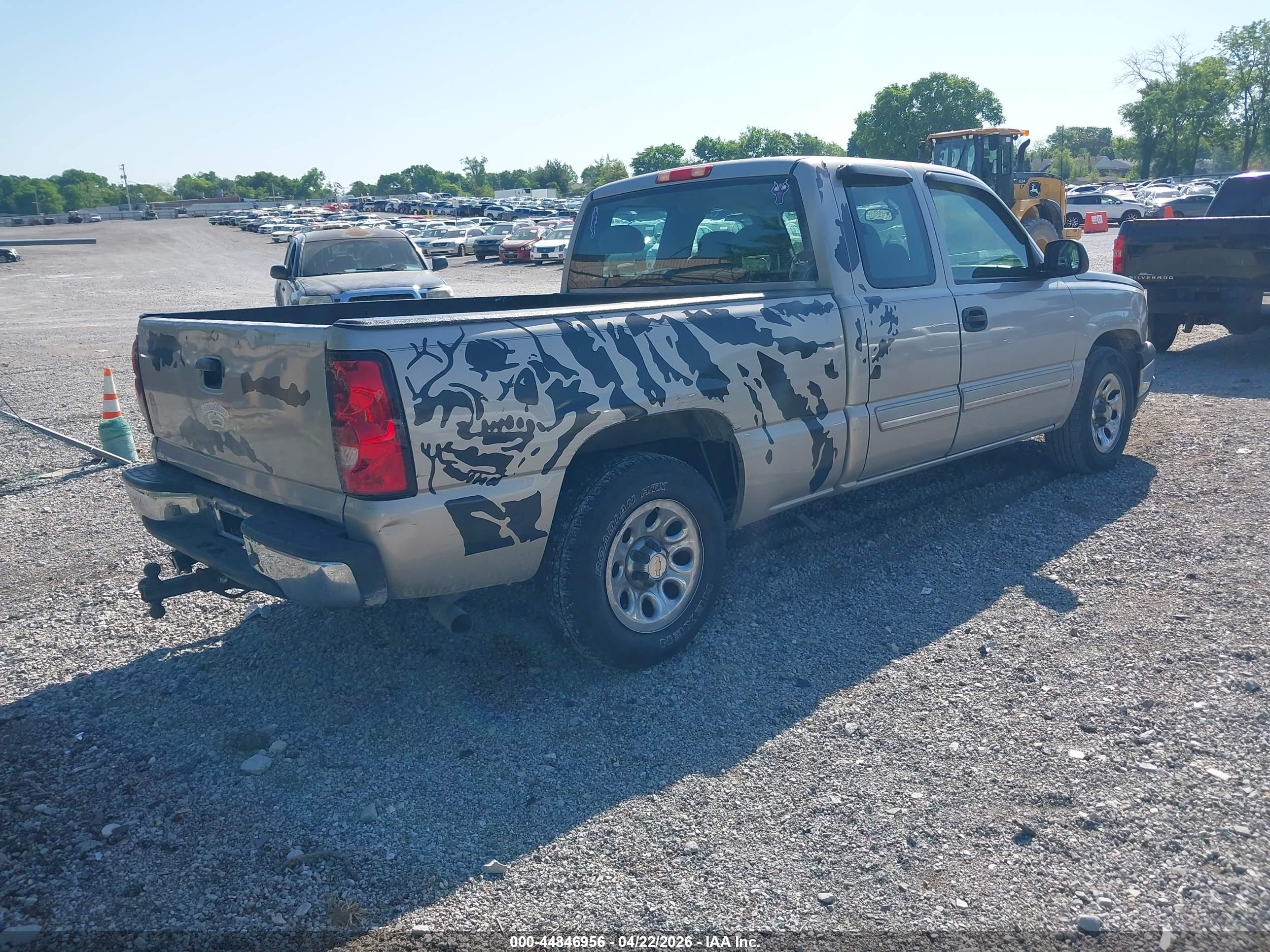 CHEVROLET SILVERADO image 4