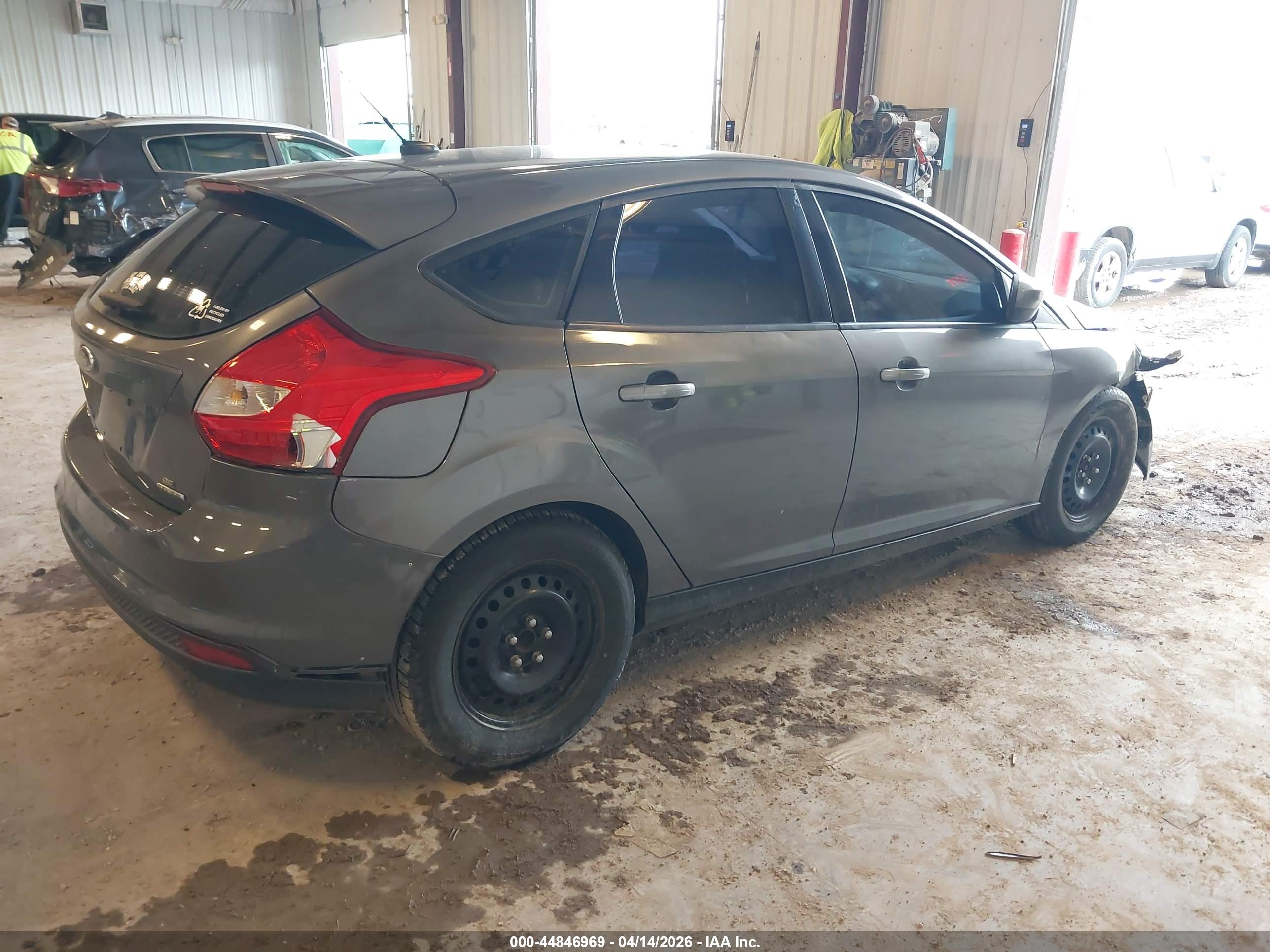 FORD FOCUS image 4
