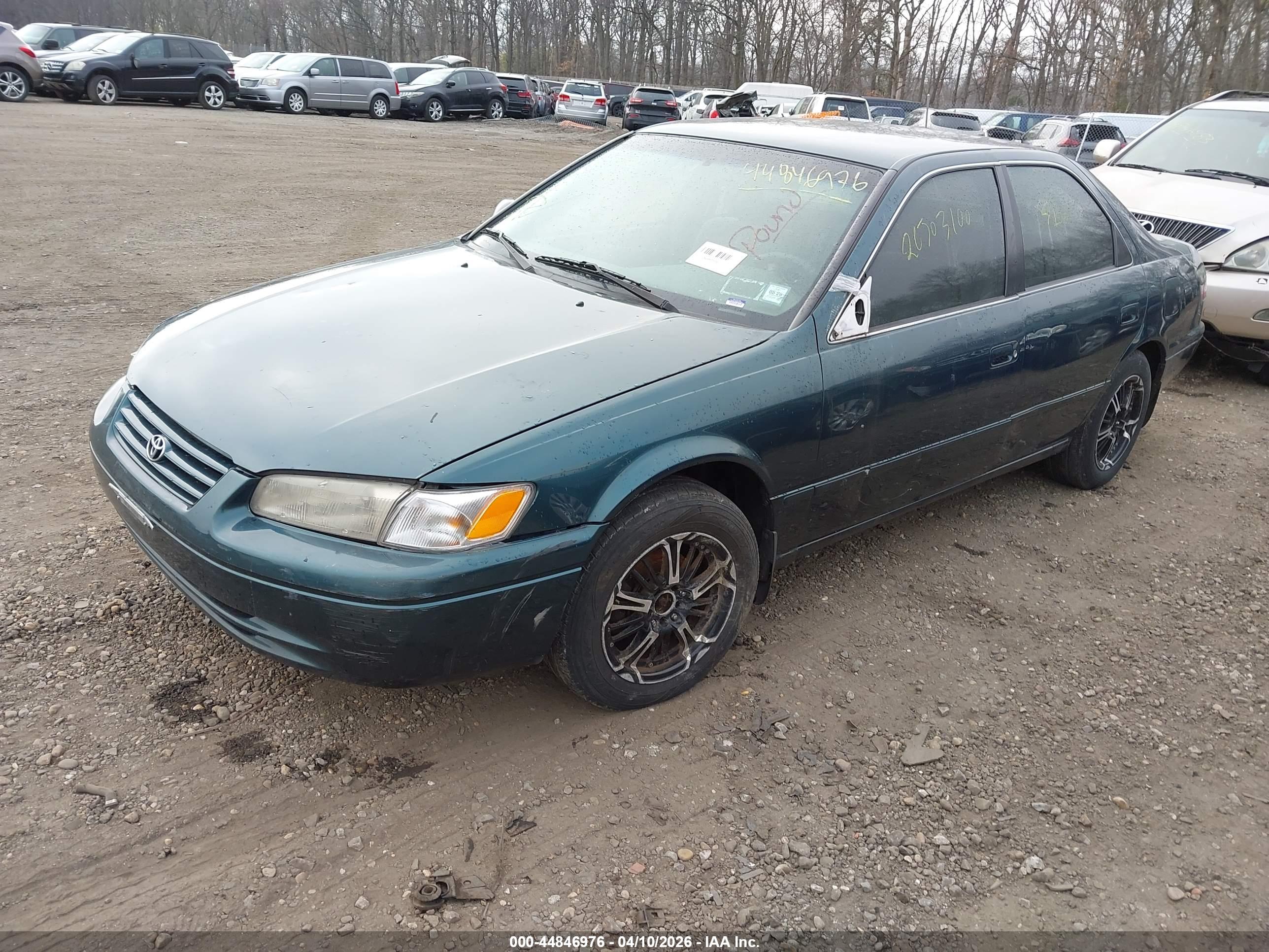 TOYOTA CAMRY image 2