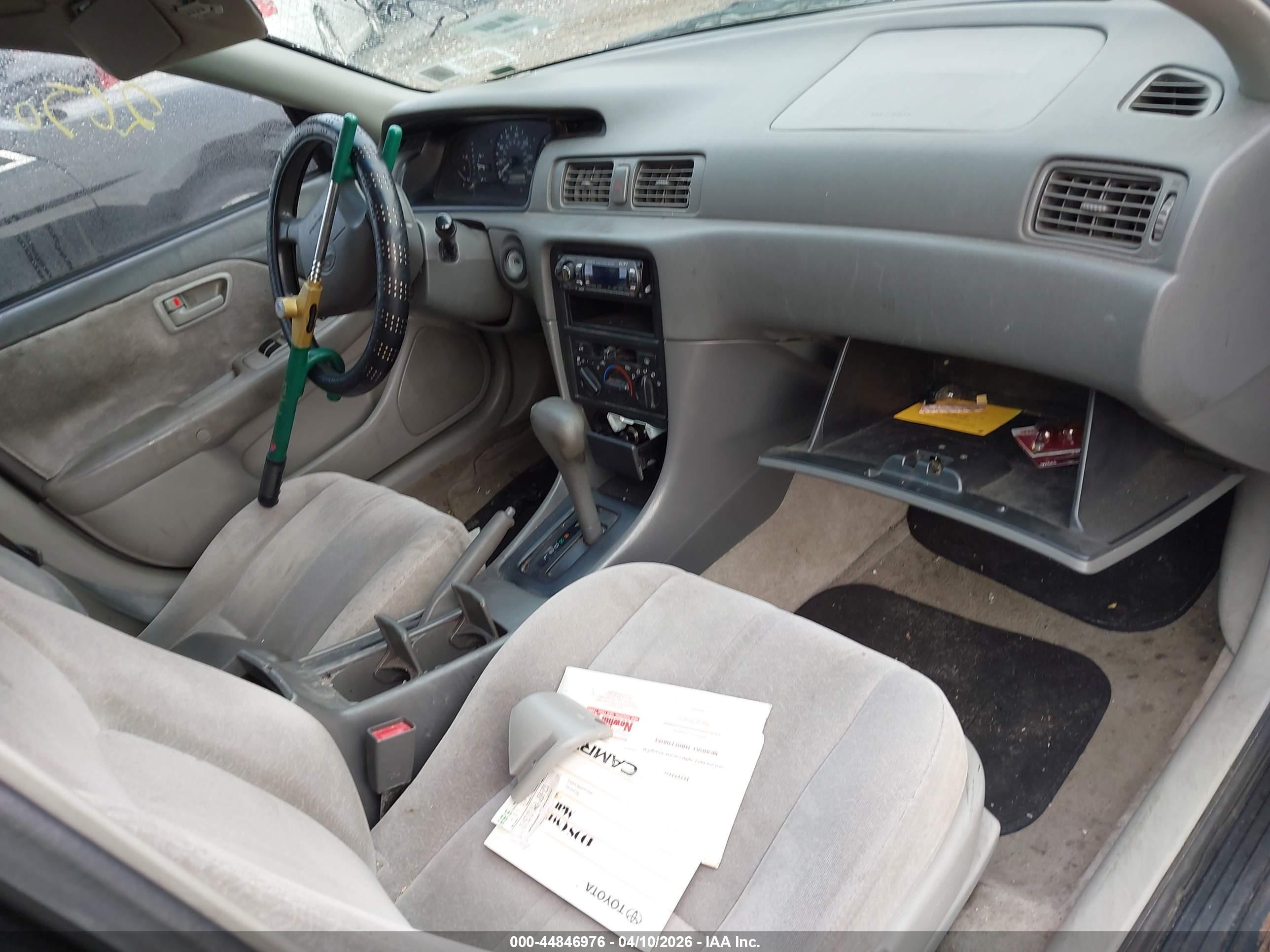 TOYOTA CAMRY image 5