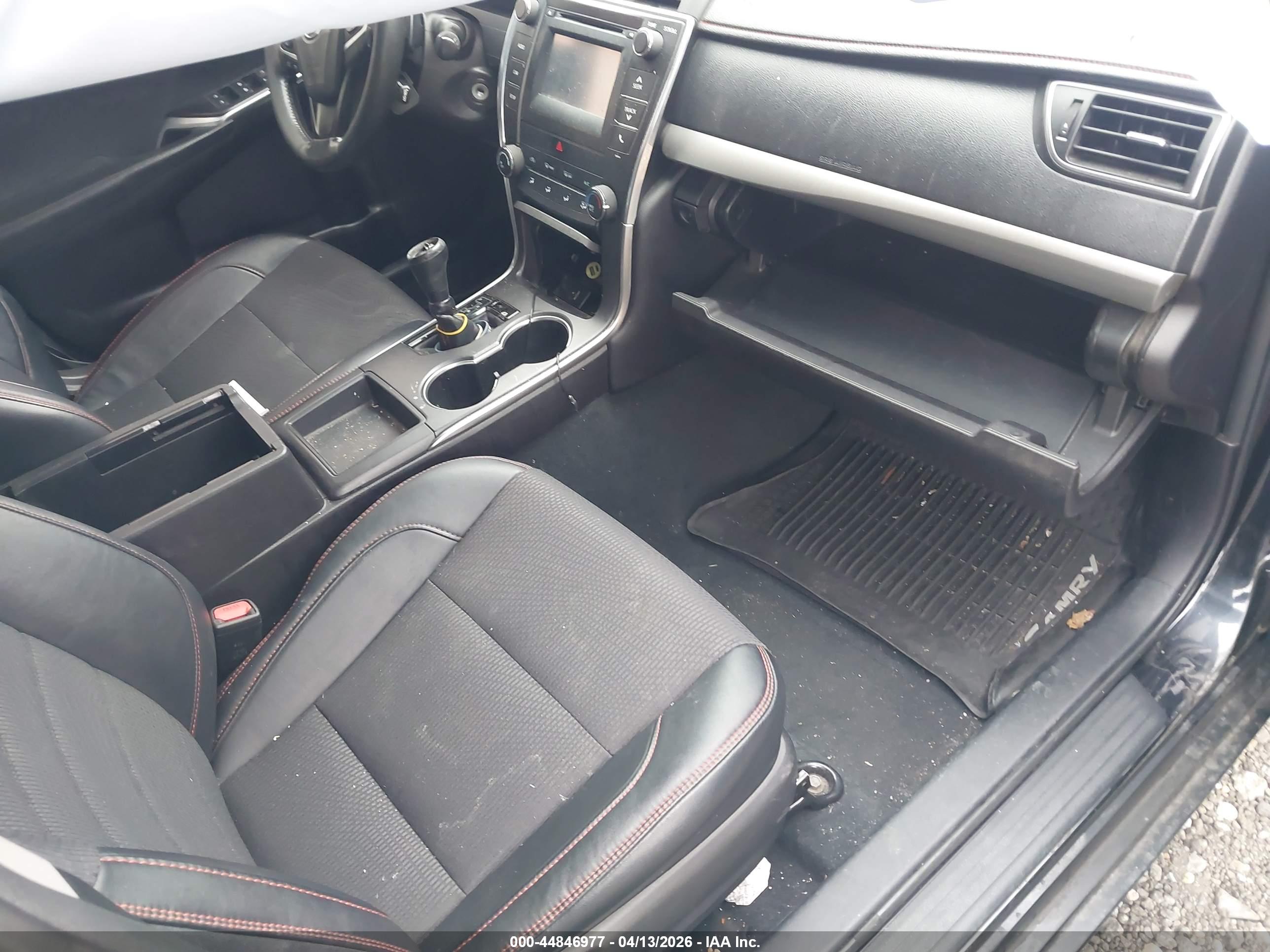 TOYOTA CAMRY image 5