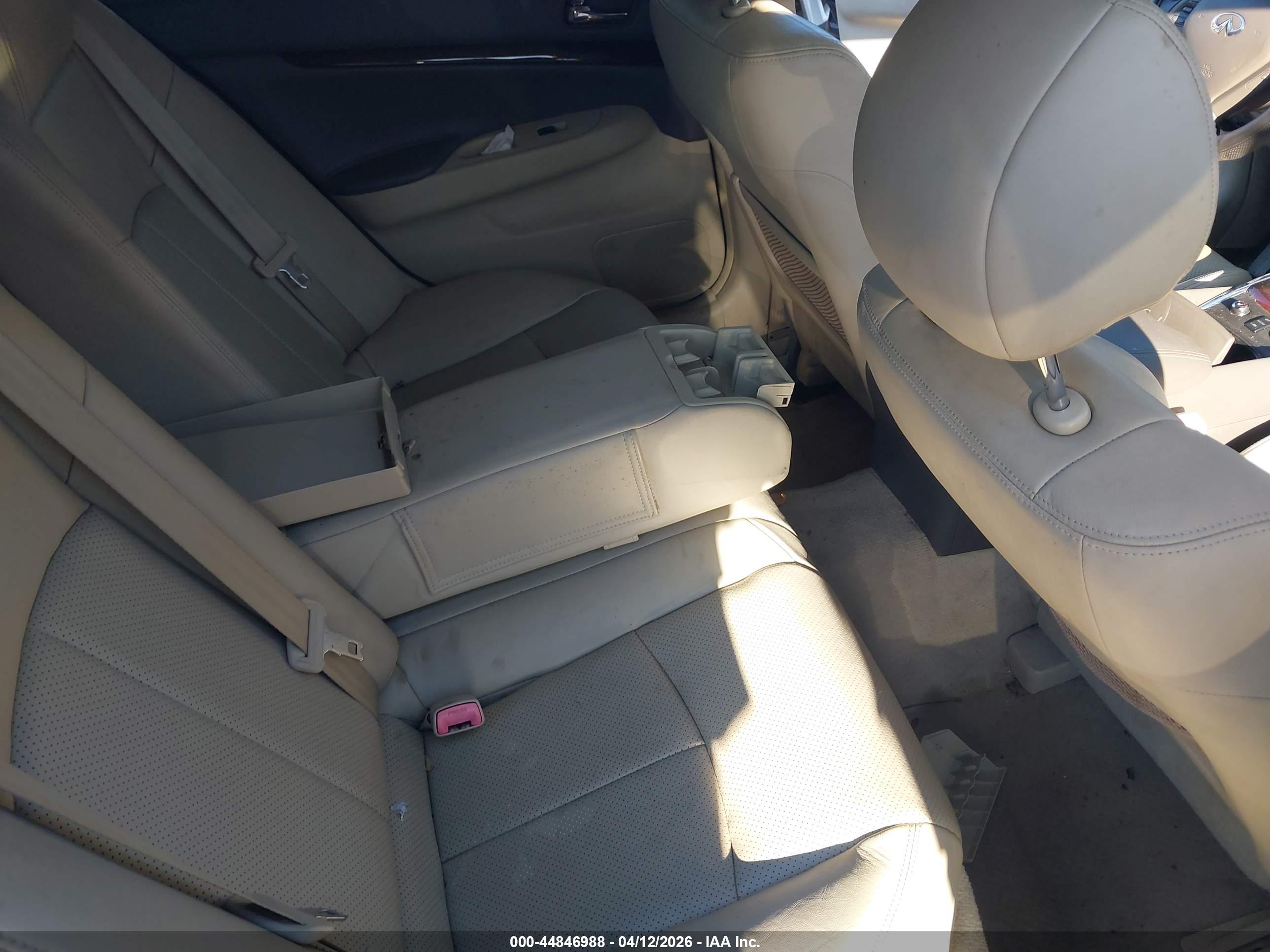 INFINITI G37X image 8