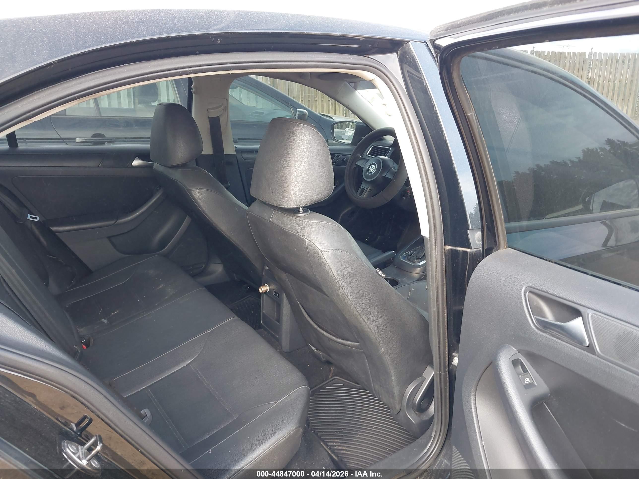 VOLKSWAGEN JETTA image 8