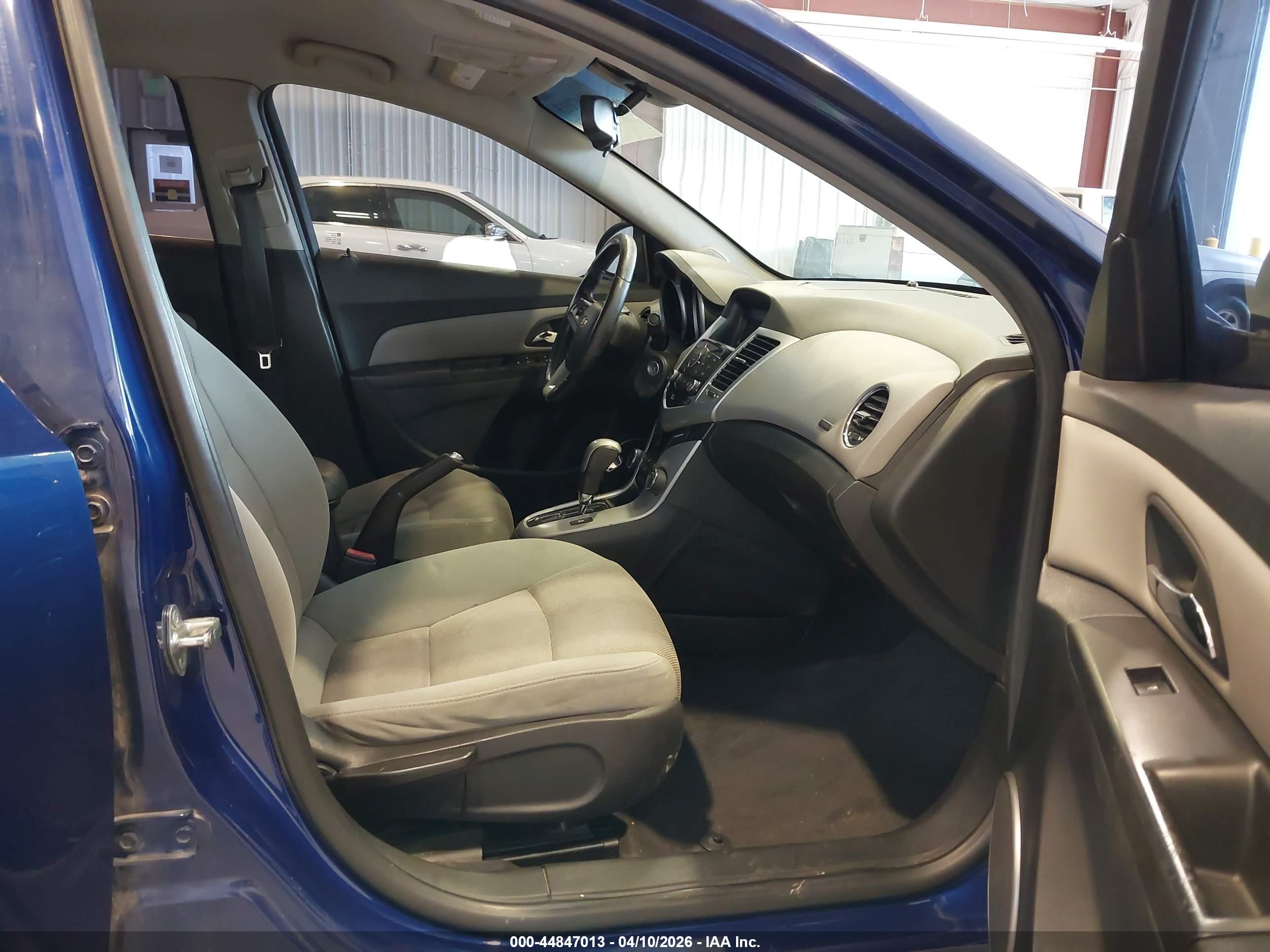 CHEVROLET CRUZE image 5
