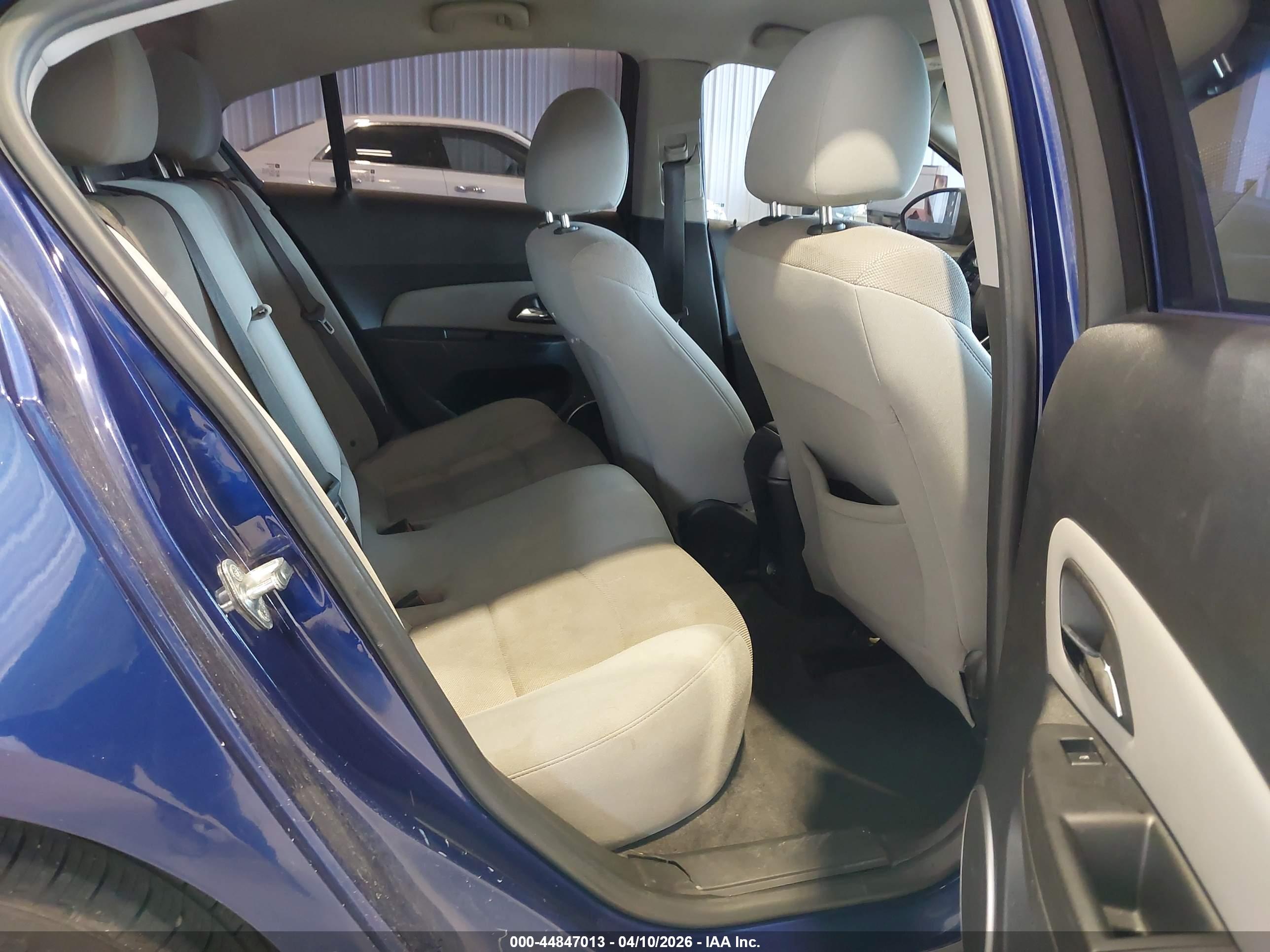 CHEVROLET CRUZE image 8