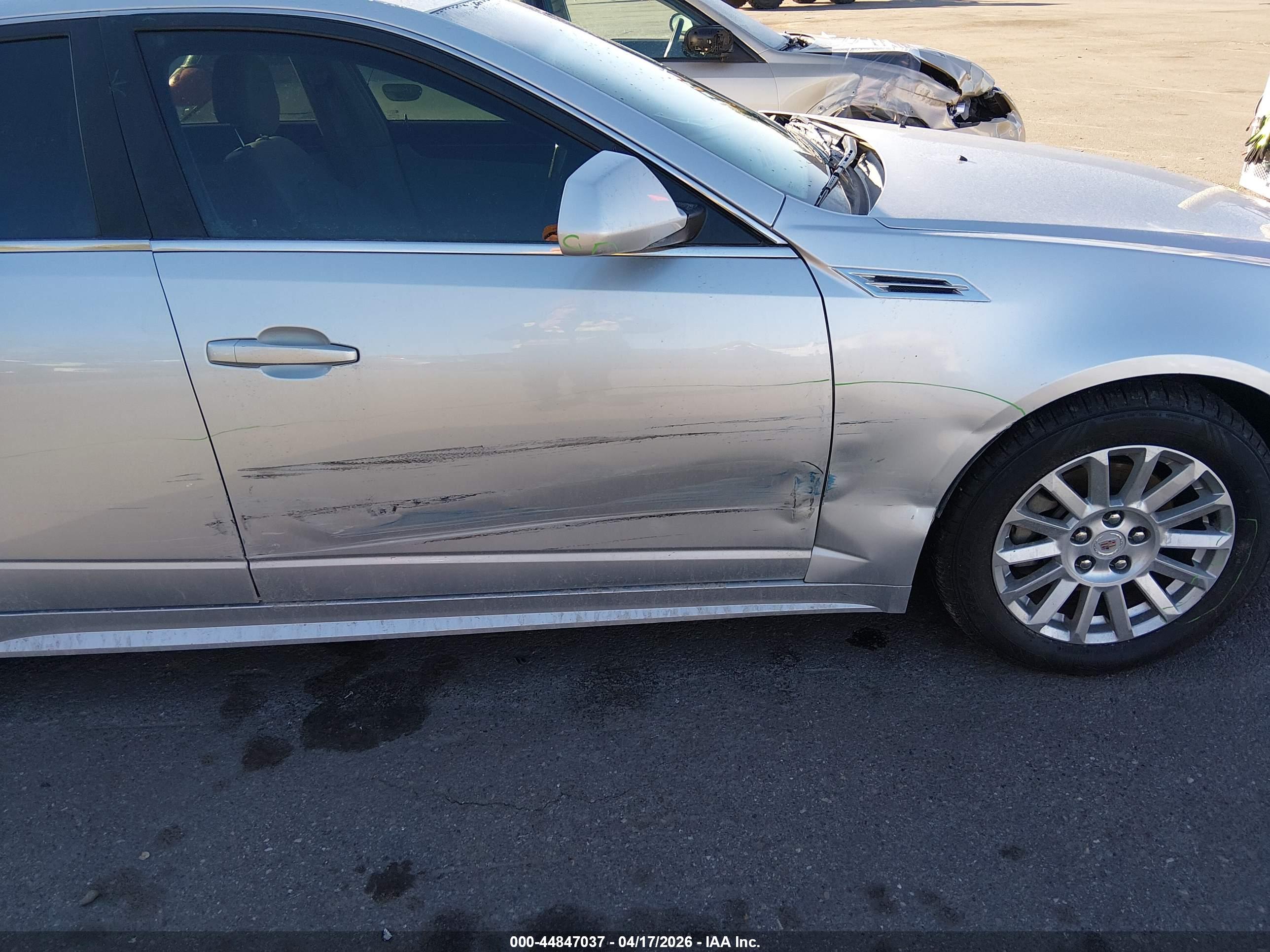 CADILLAC CTS image 6