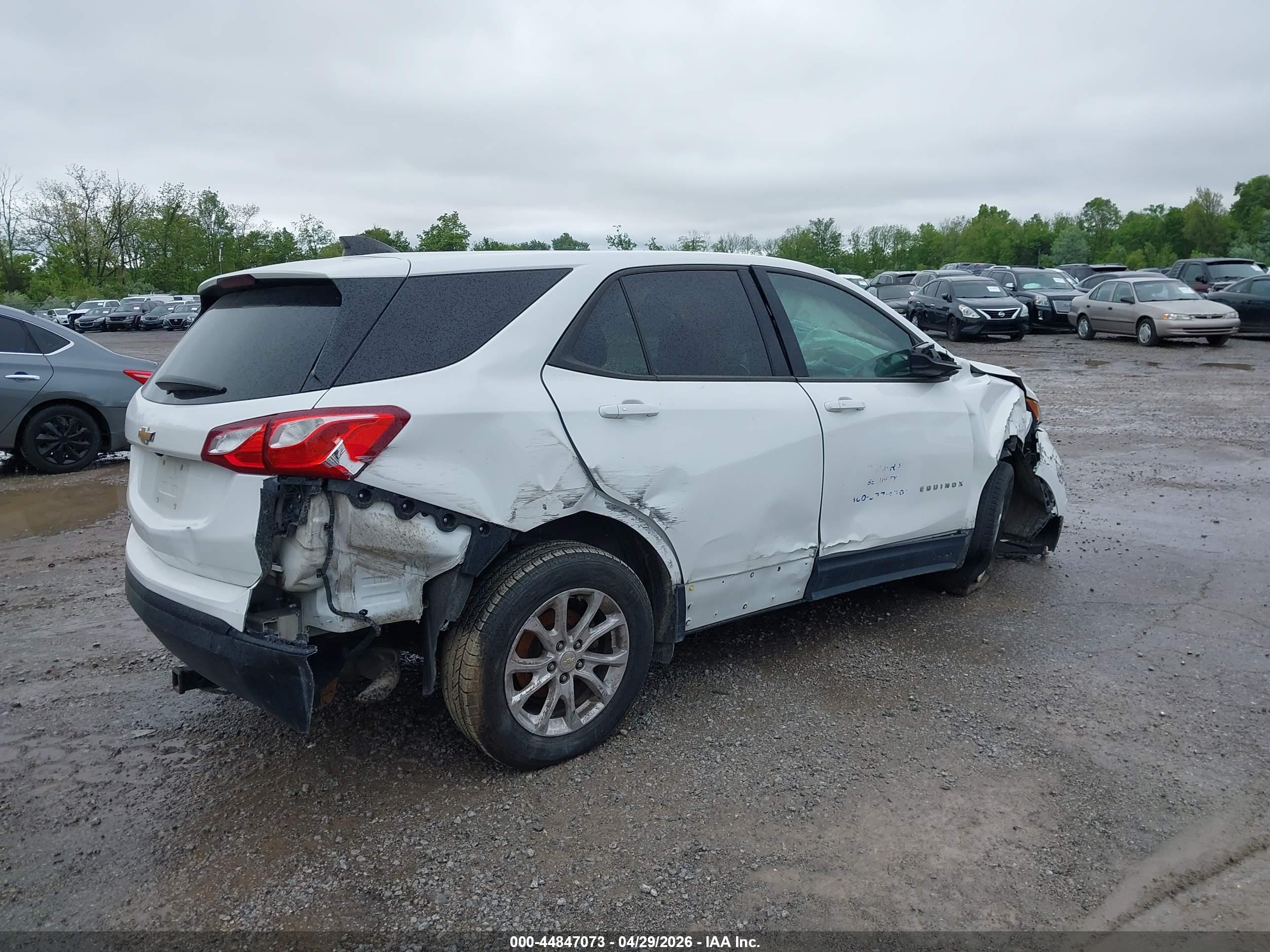 CHEVROLET EQUINOX image 4