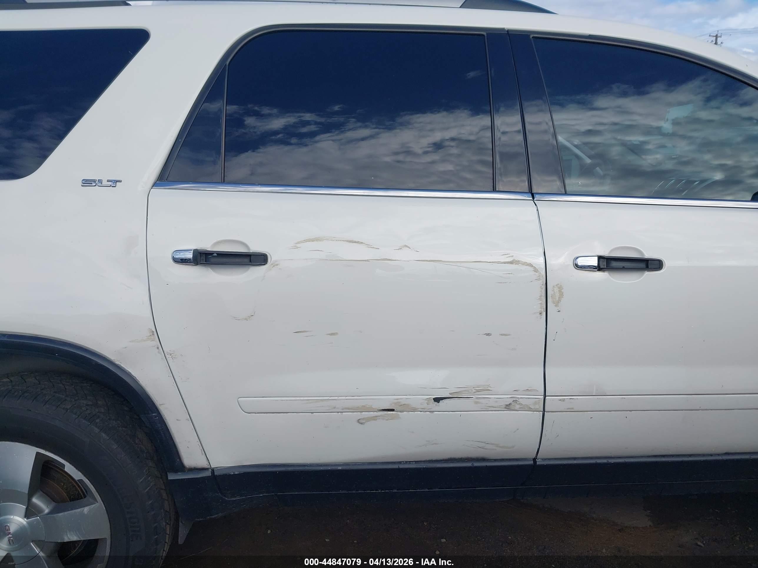 GMC ACADIA image 6