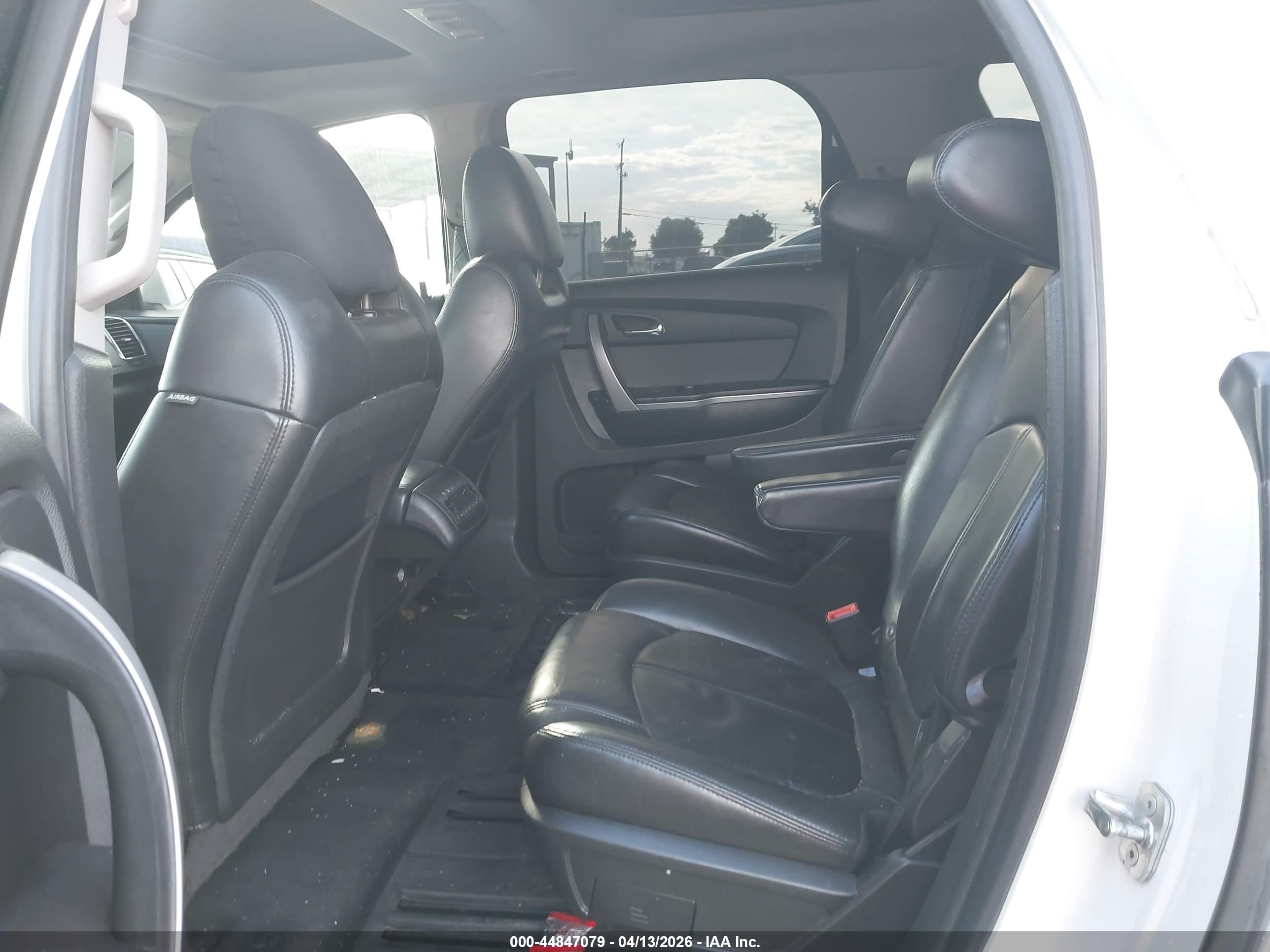 GMC ACADIA image 8