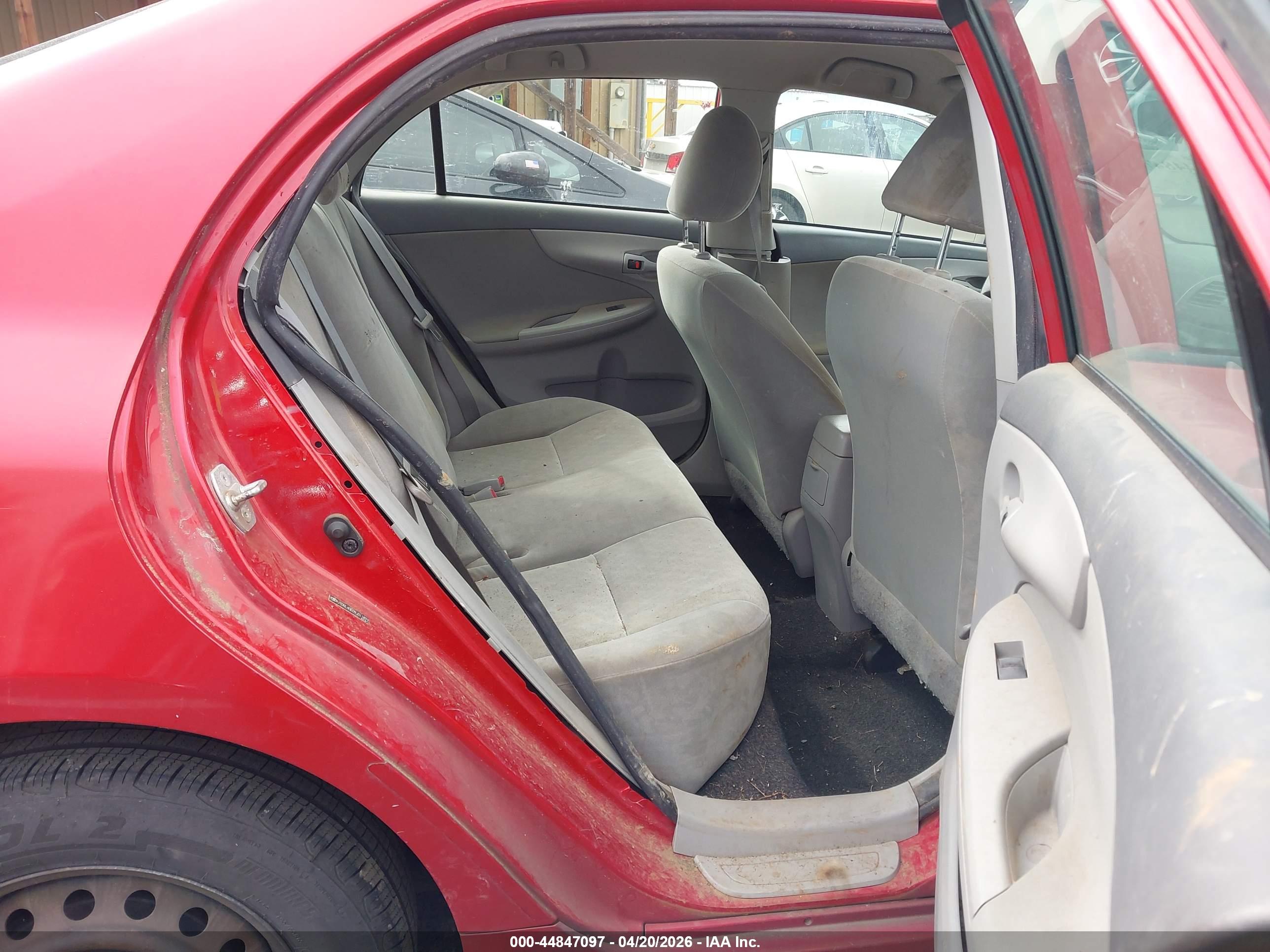 TOYOTA COROLLA image 8