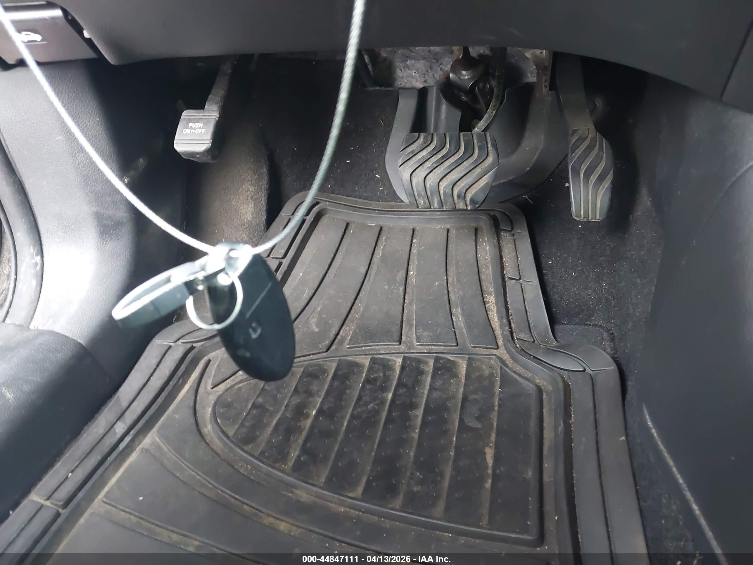 NISSAN ROGUE image 11