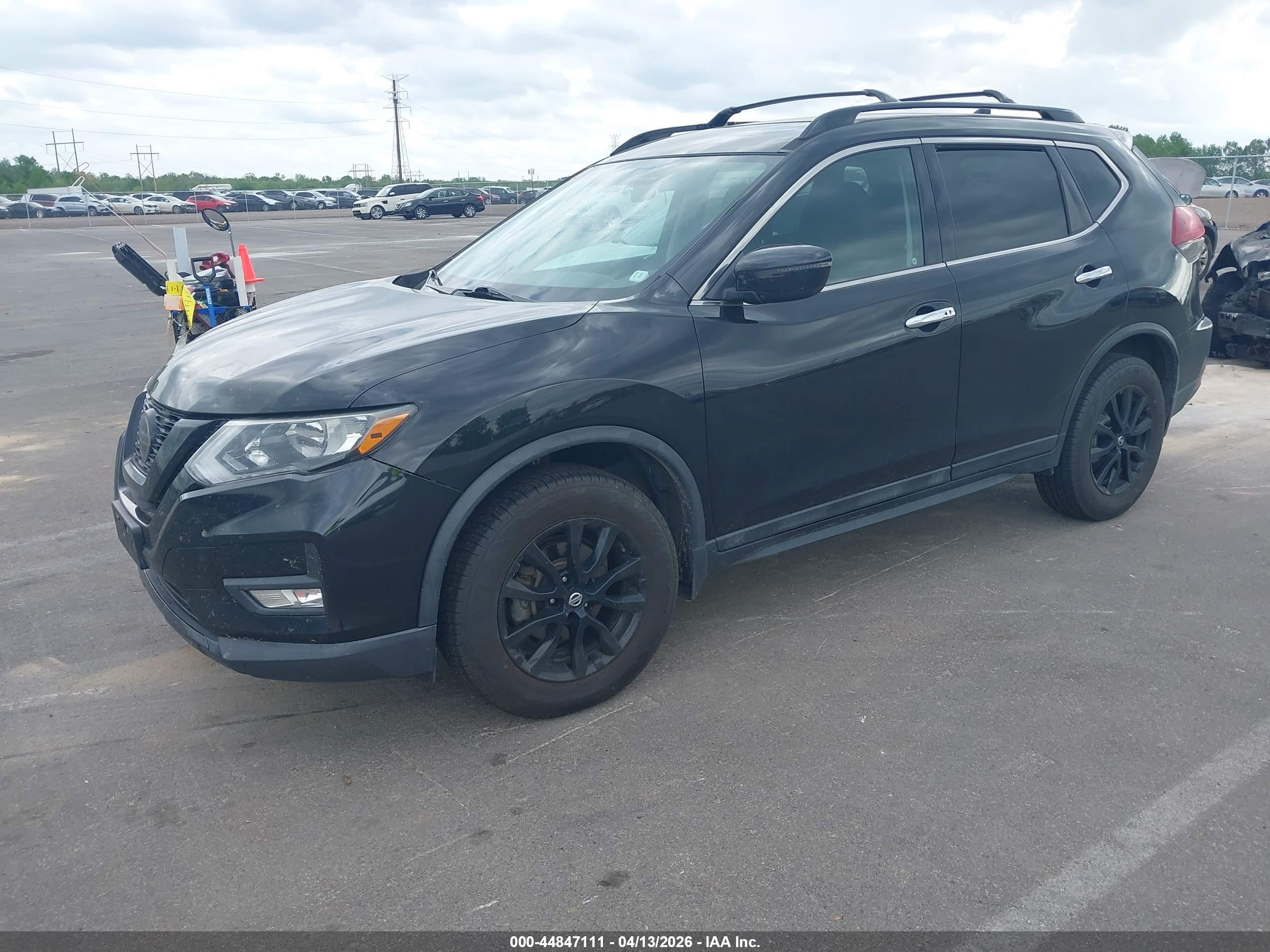 NISSAN ROGUE image 2