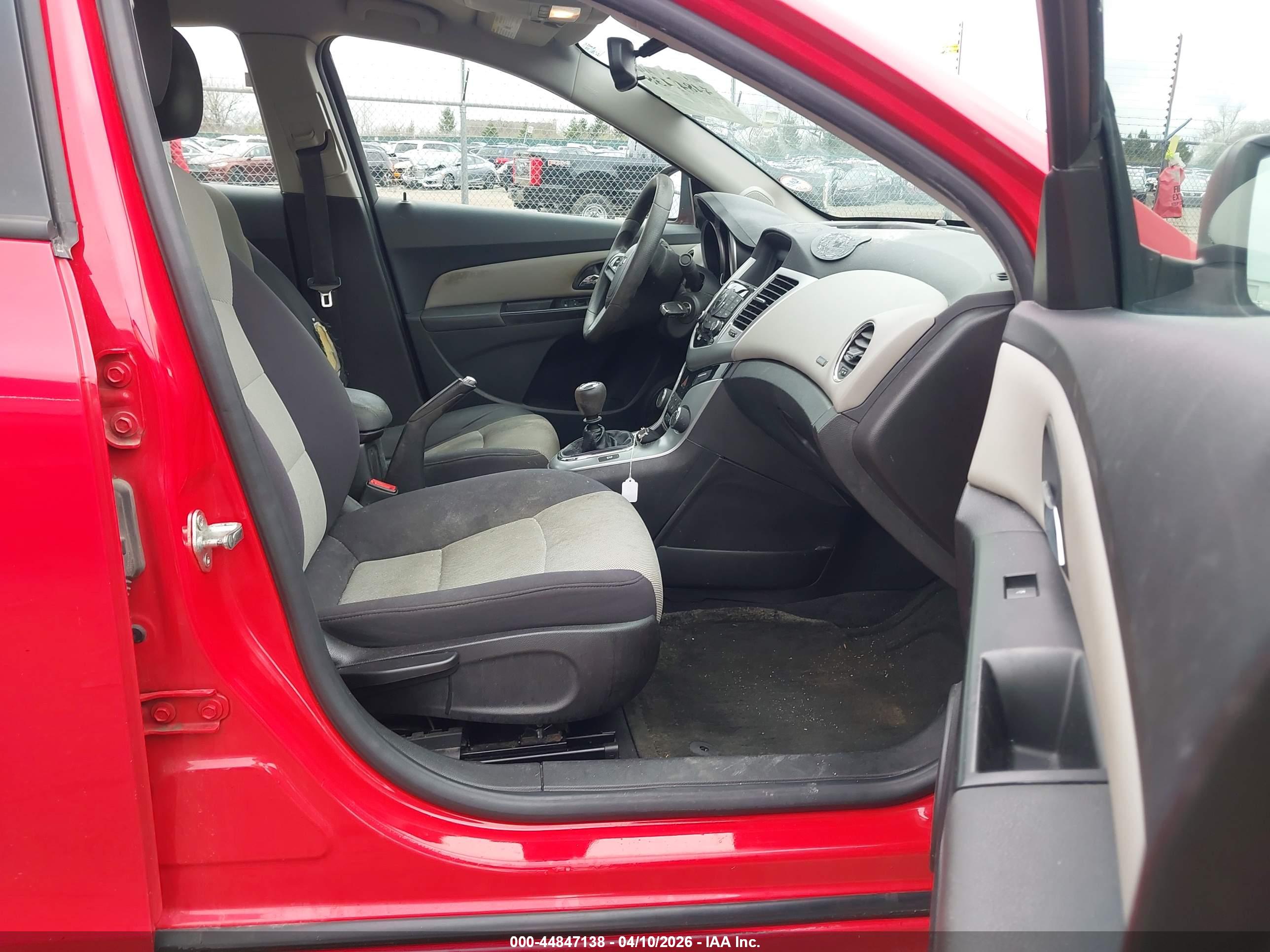 CHEVROLET CRUZE image 5