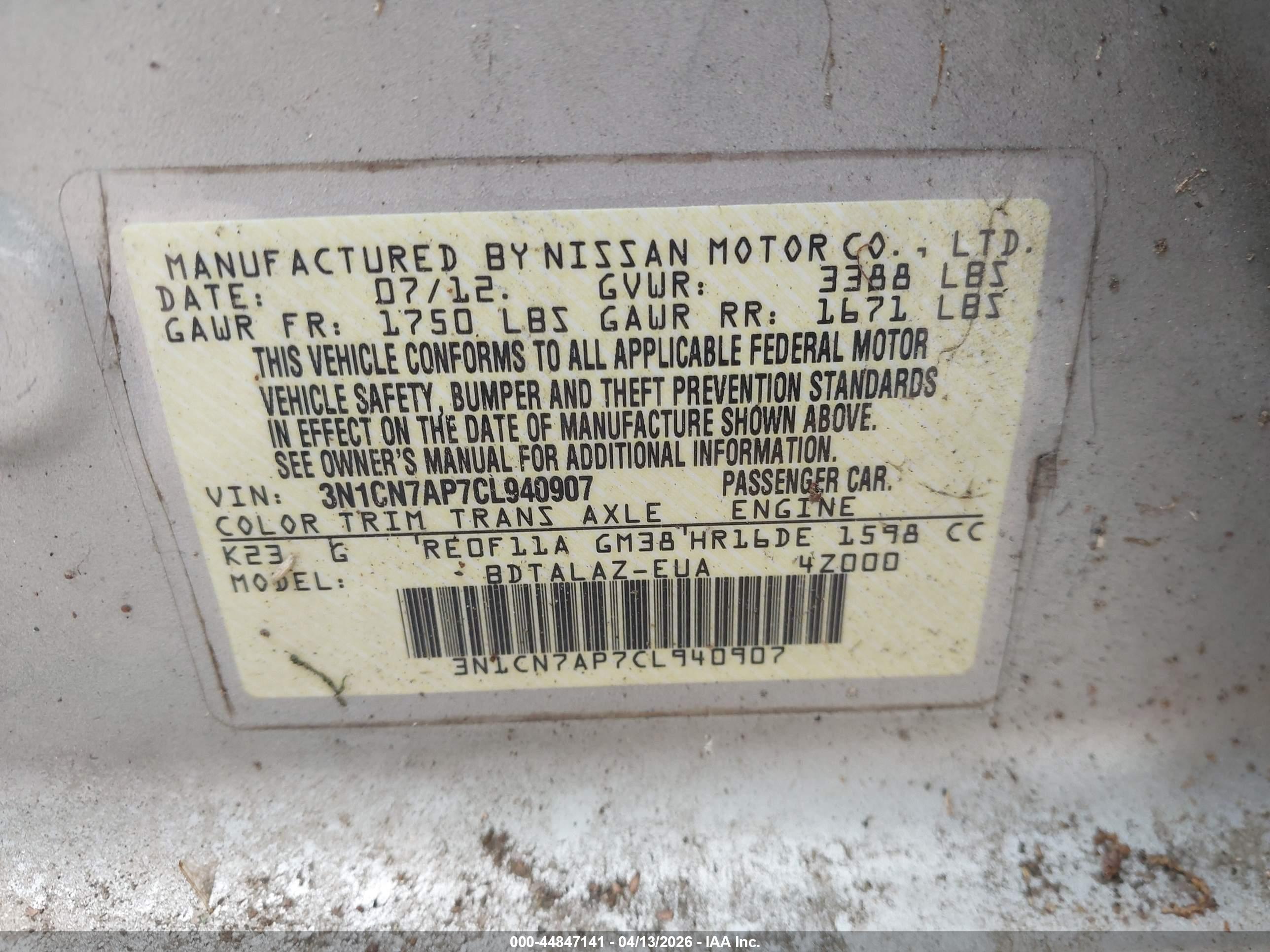 NISSAN VERSA image 9