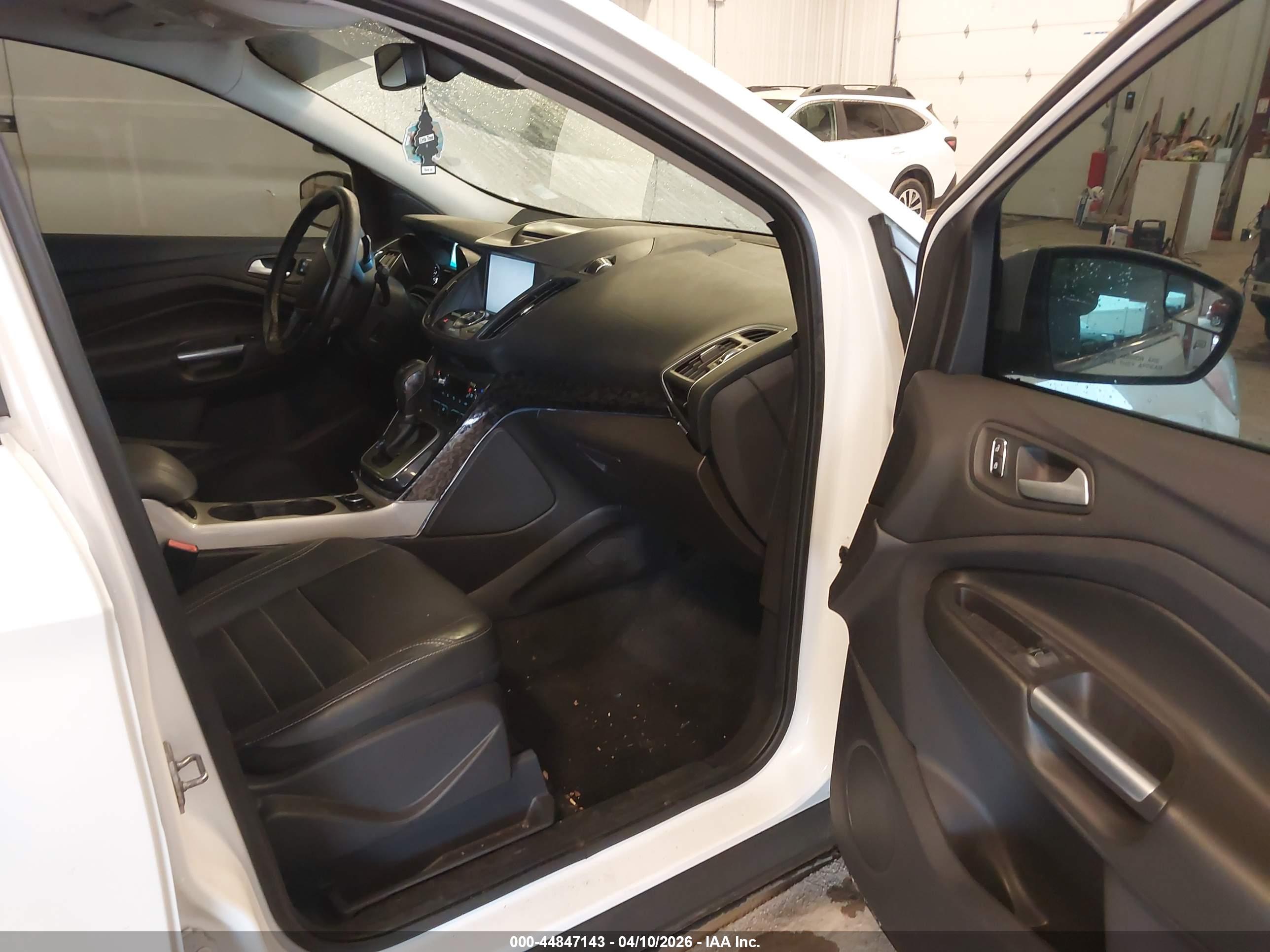FORD ESCAPE image 5