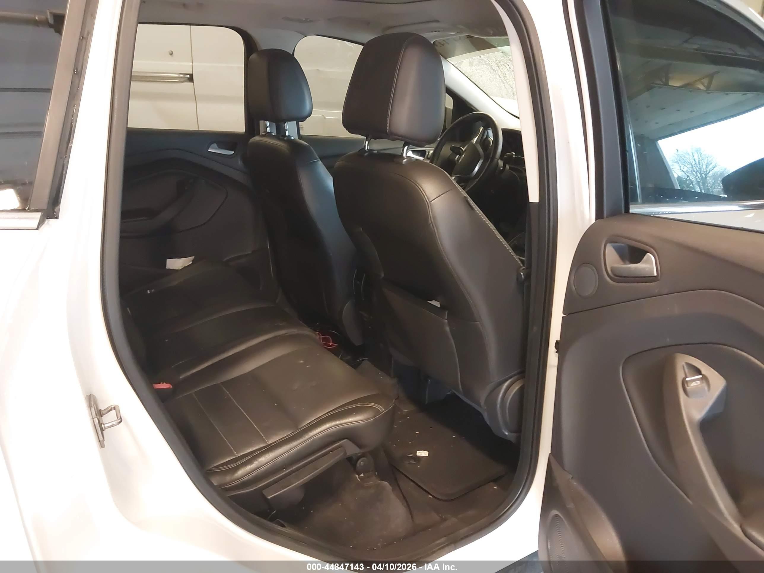 FORD ESCAPE image 8