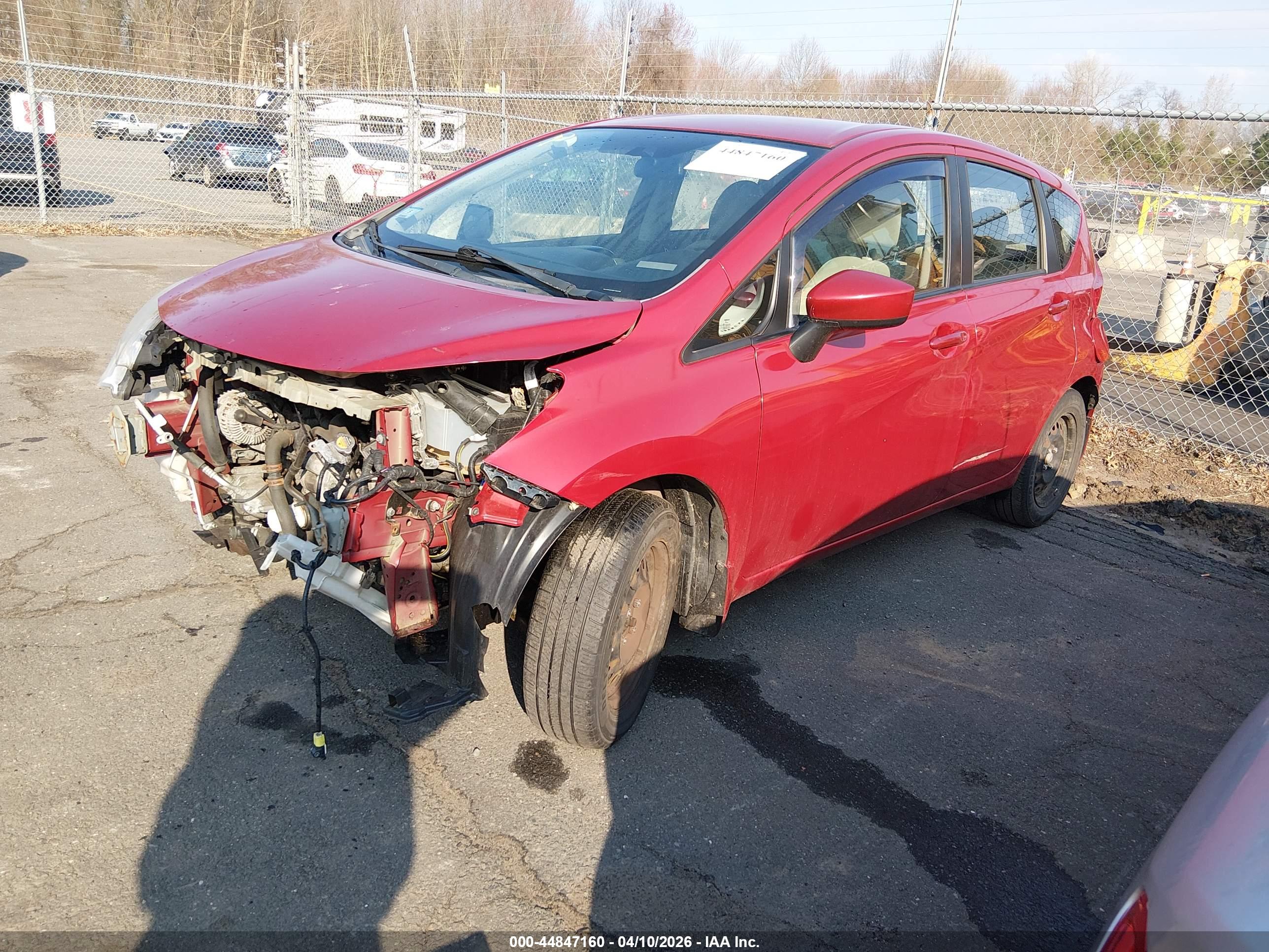 NISSAN VERSA image 2