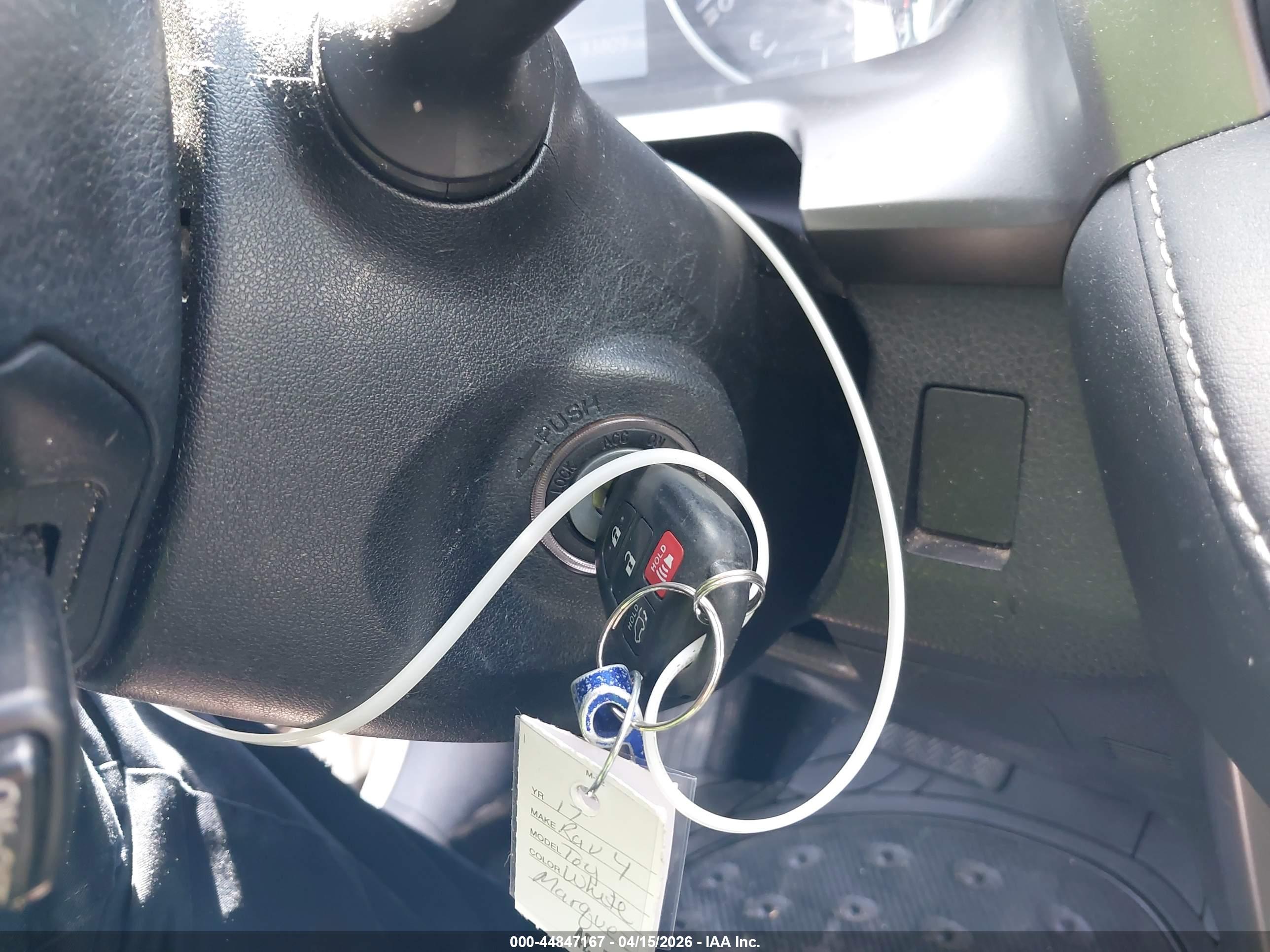 TOYOTA RAV4 image 11