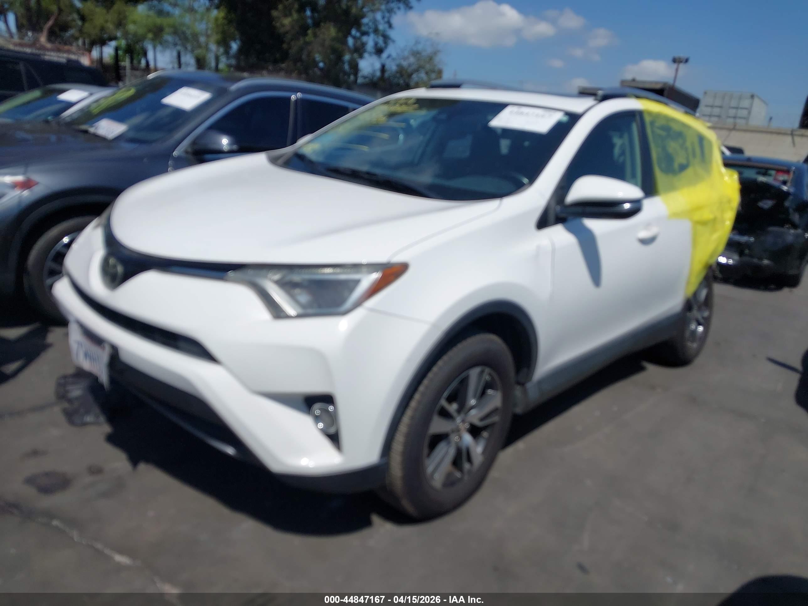 TOYOTA RAV4 image 2