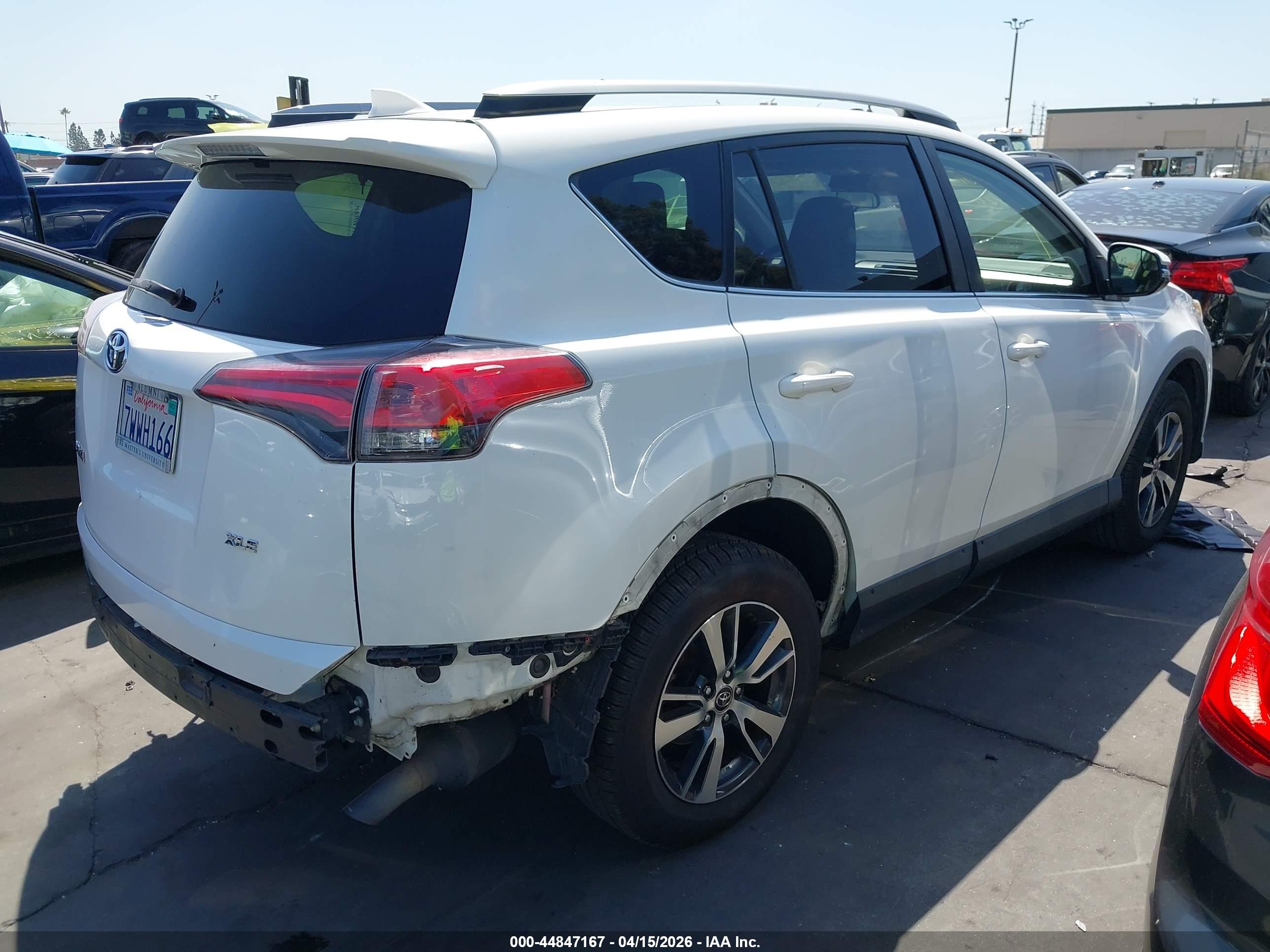 TOYOTA RAV4 image 4